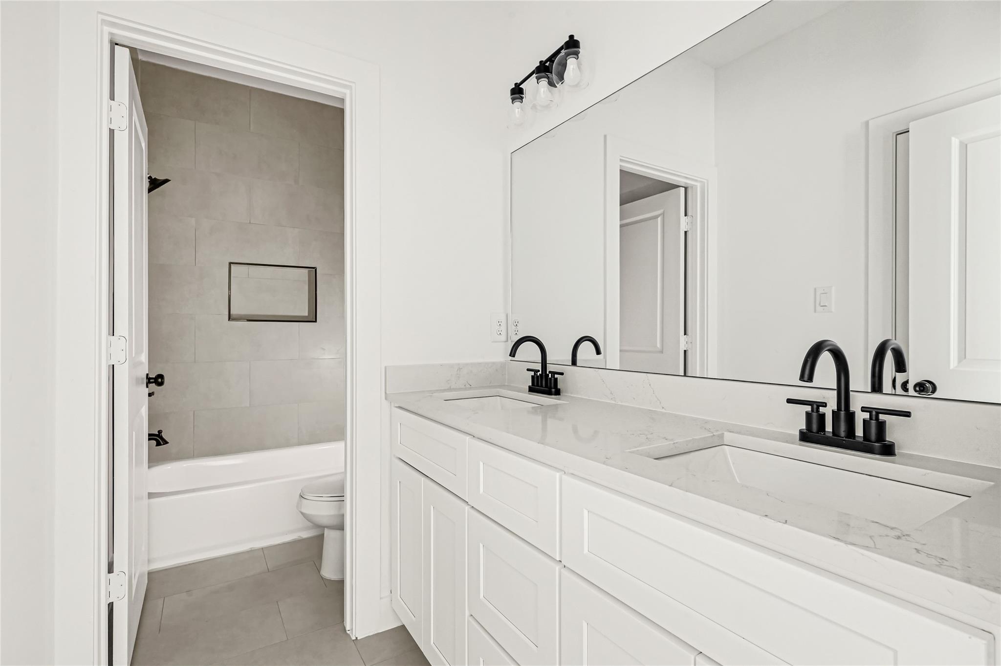 7413 Charlie Street, Houston Tx 77088 Property Photo 21