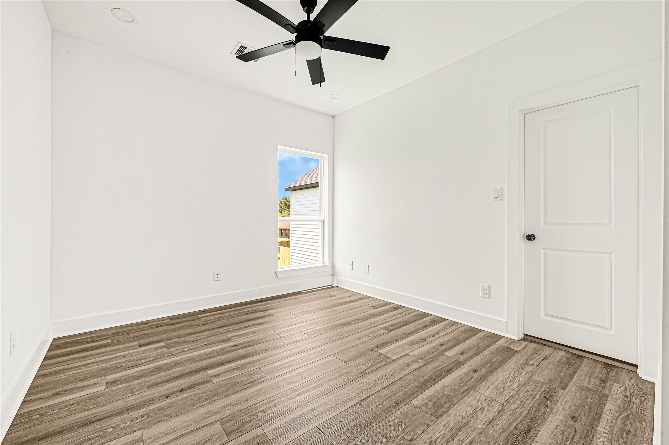 7413 Charlie Street Property Photo 25