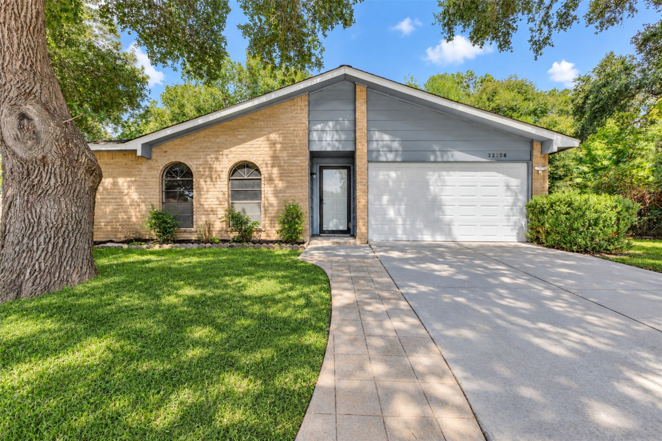 22926 Millgate Drive Property Photo 2