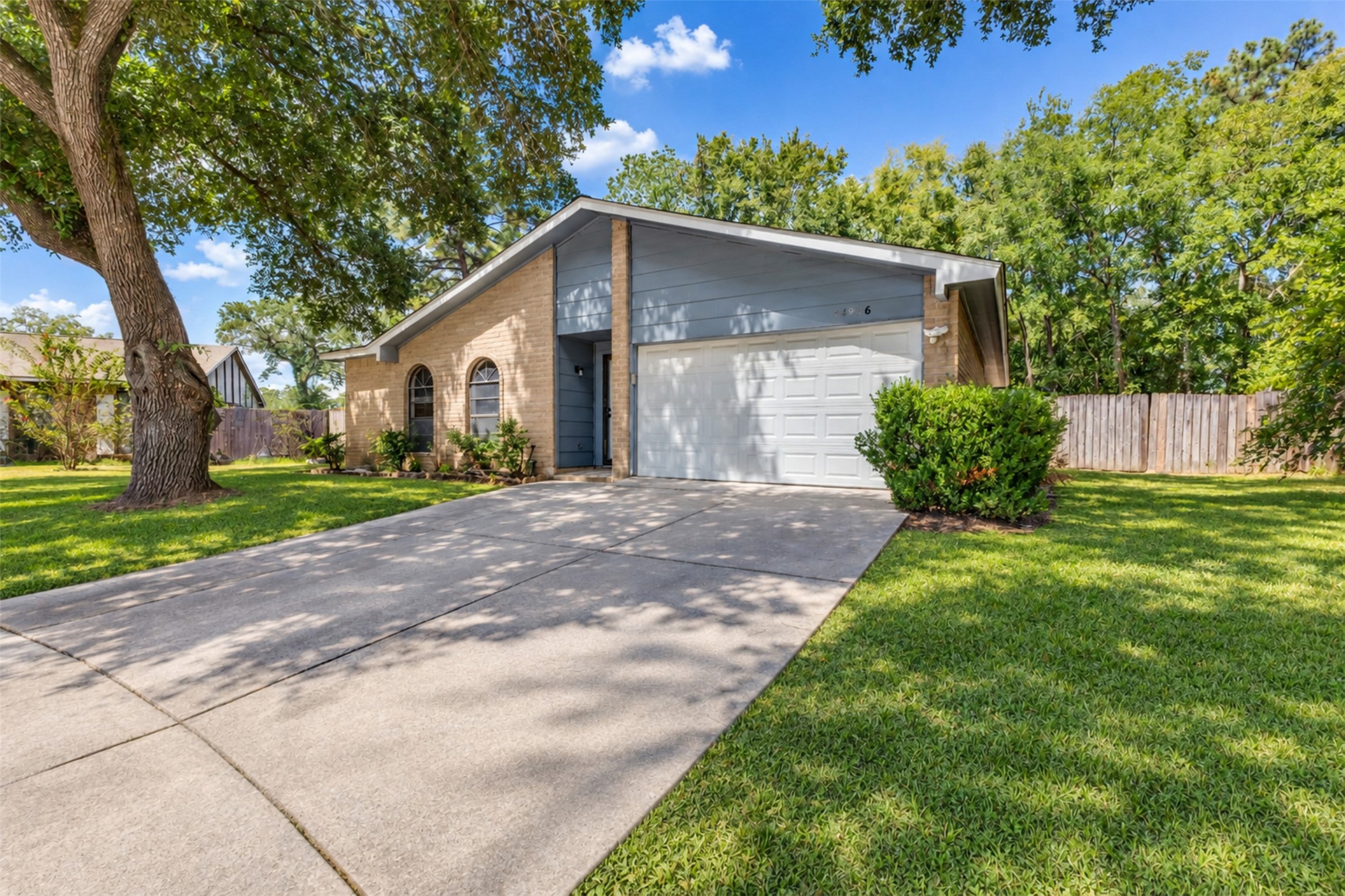 22926 Millgate Drive Property Photo 4