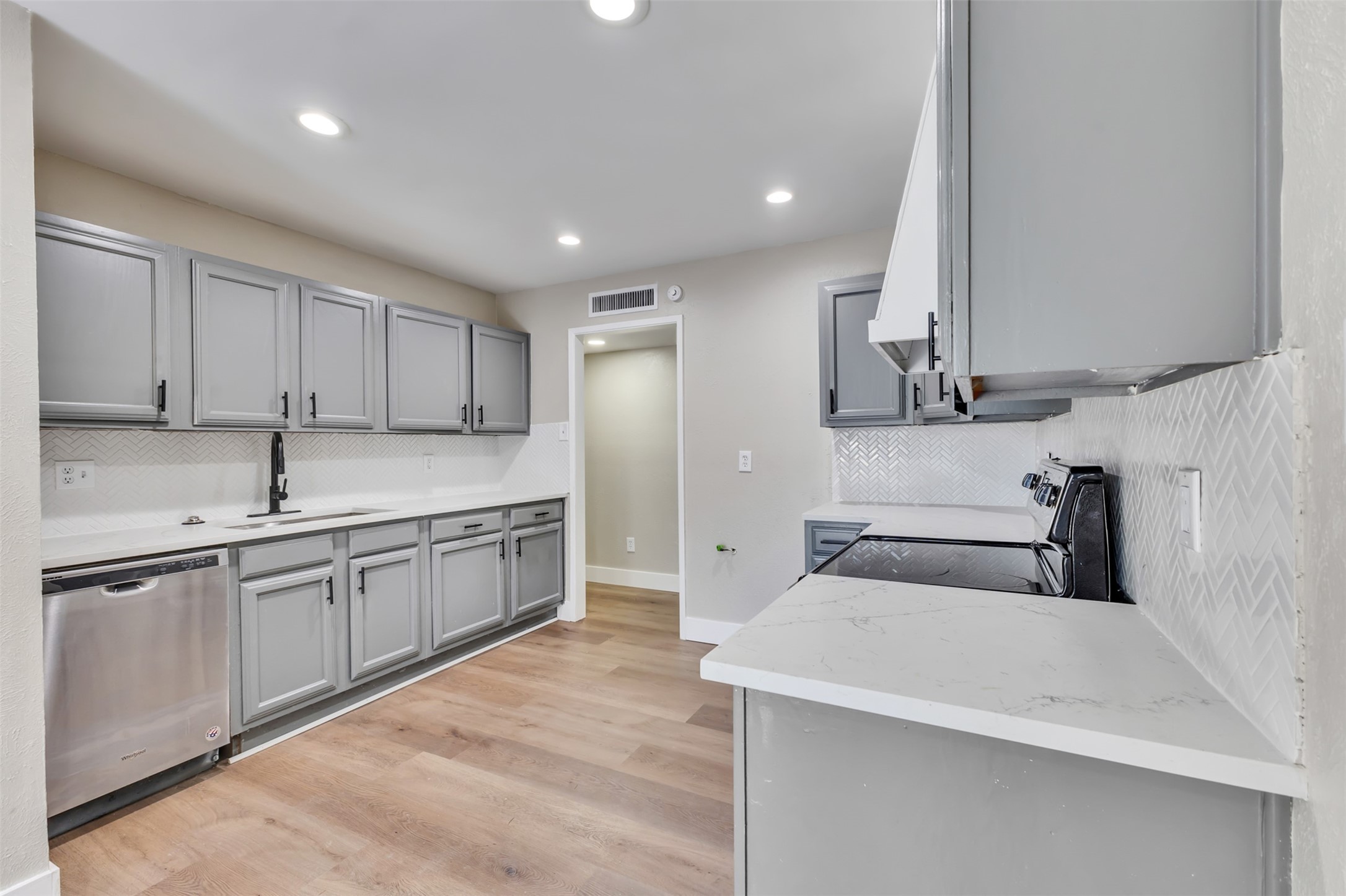 22926 Millgate Drive Property Photo 10