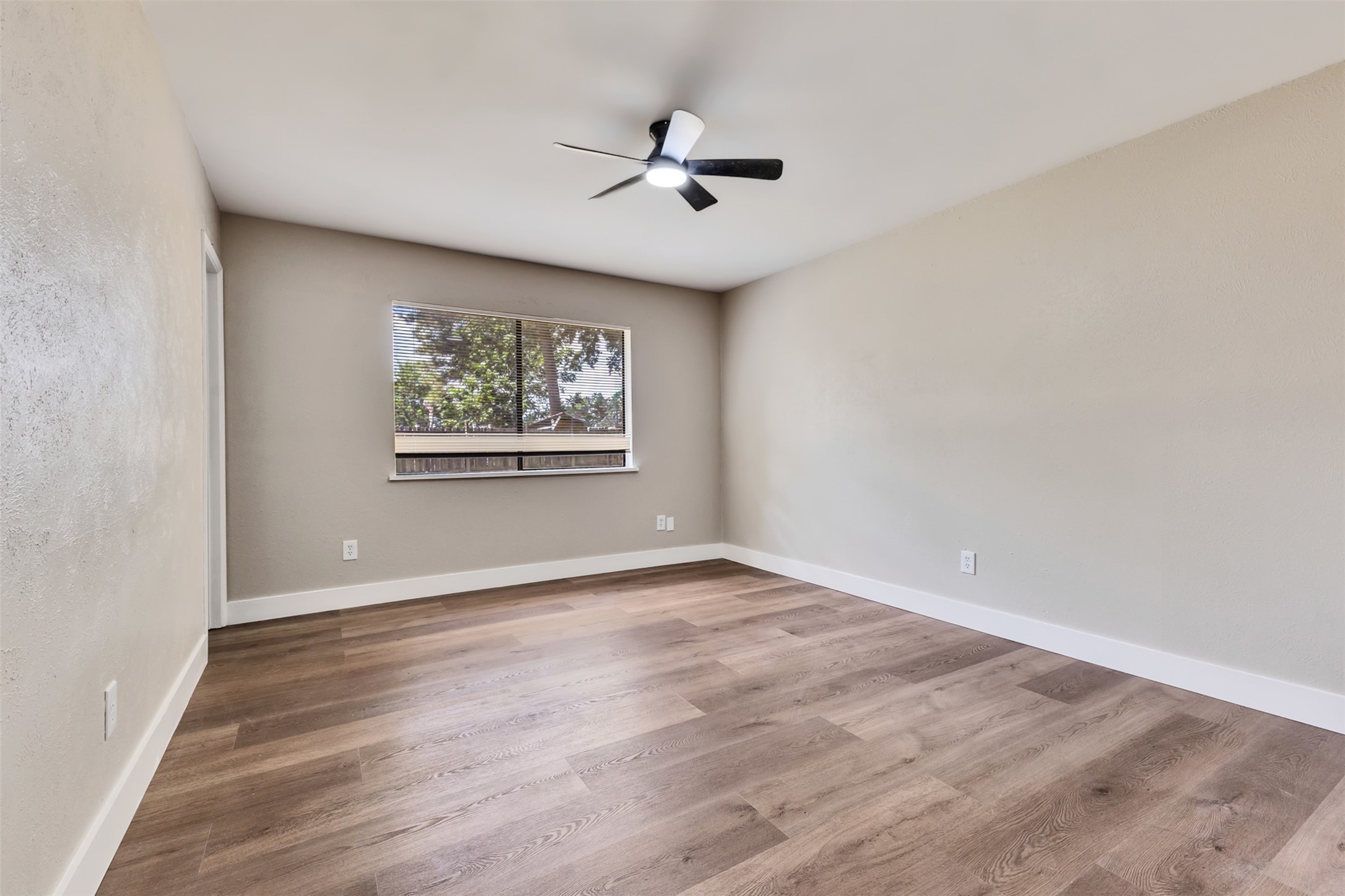 22926 Millgate Drive Property Photo 18