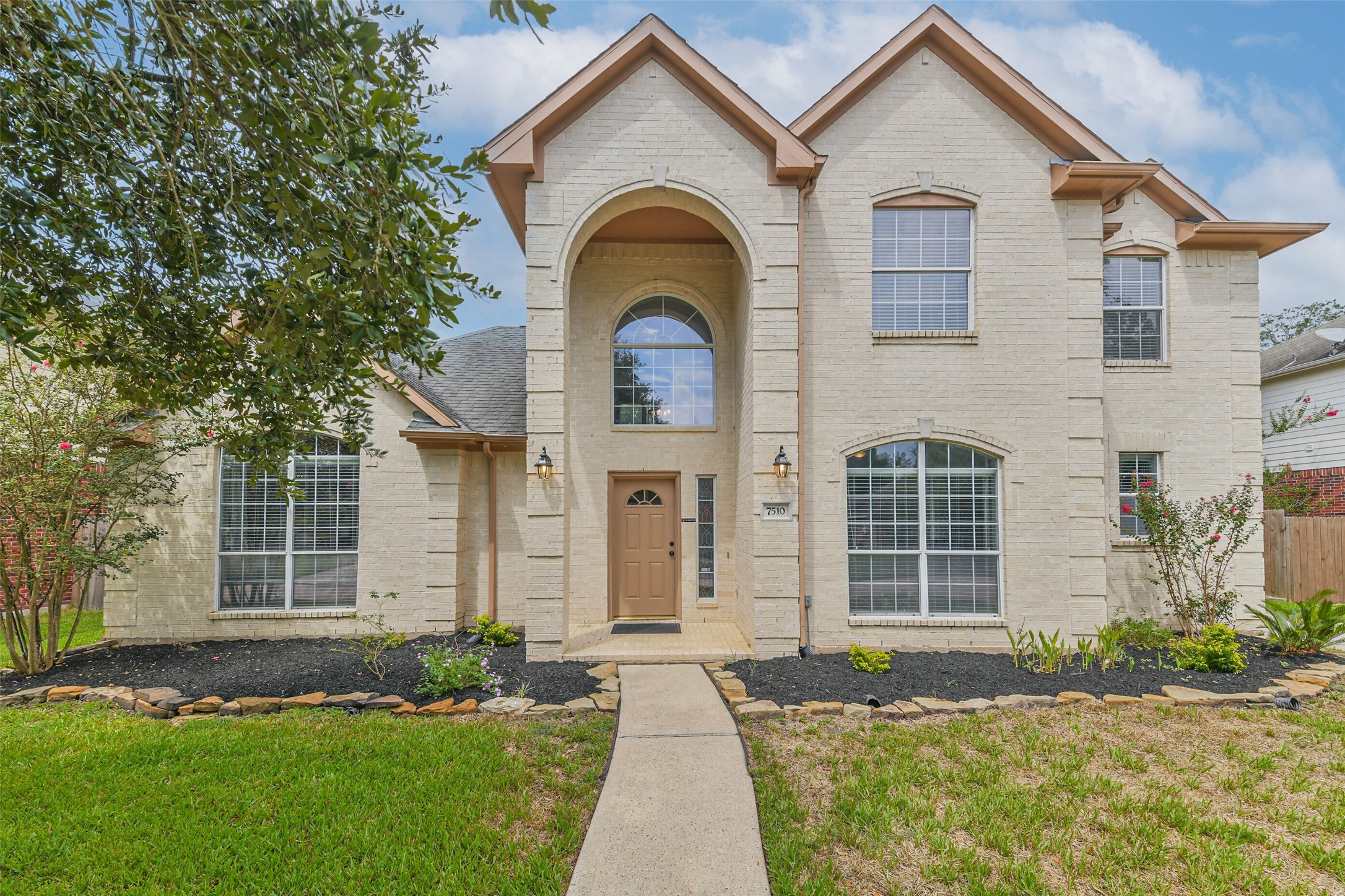 7510 Stonesfield Place Property Photo 1
