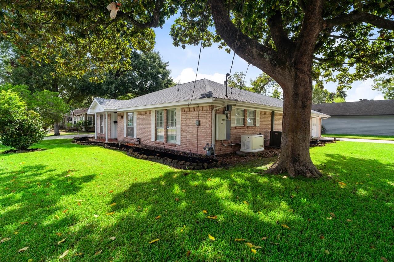 702 3rd Street Property Photo 4