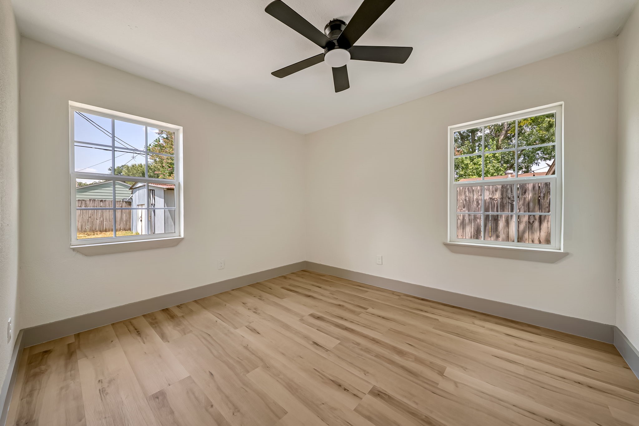 6638 Thornwall Street Property Photo 18