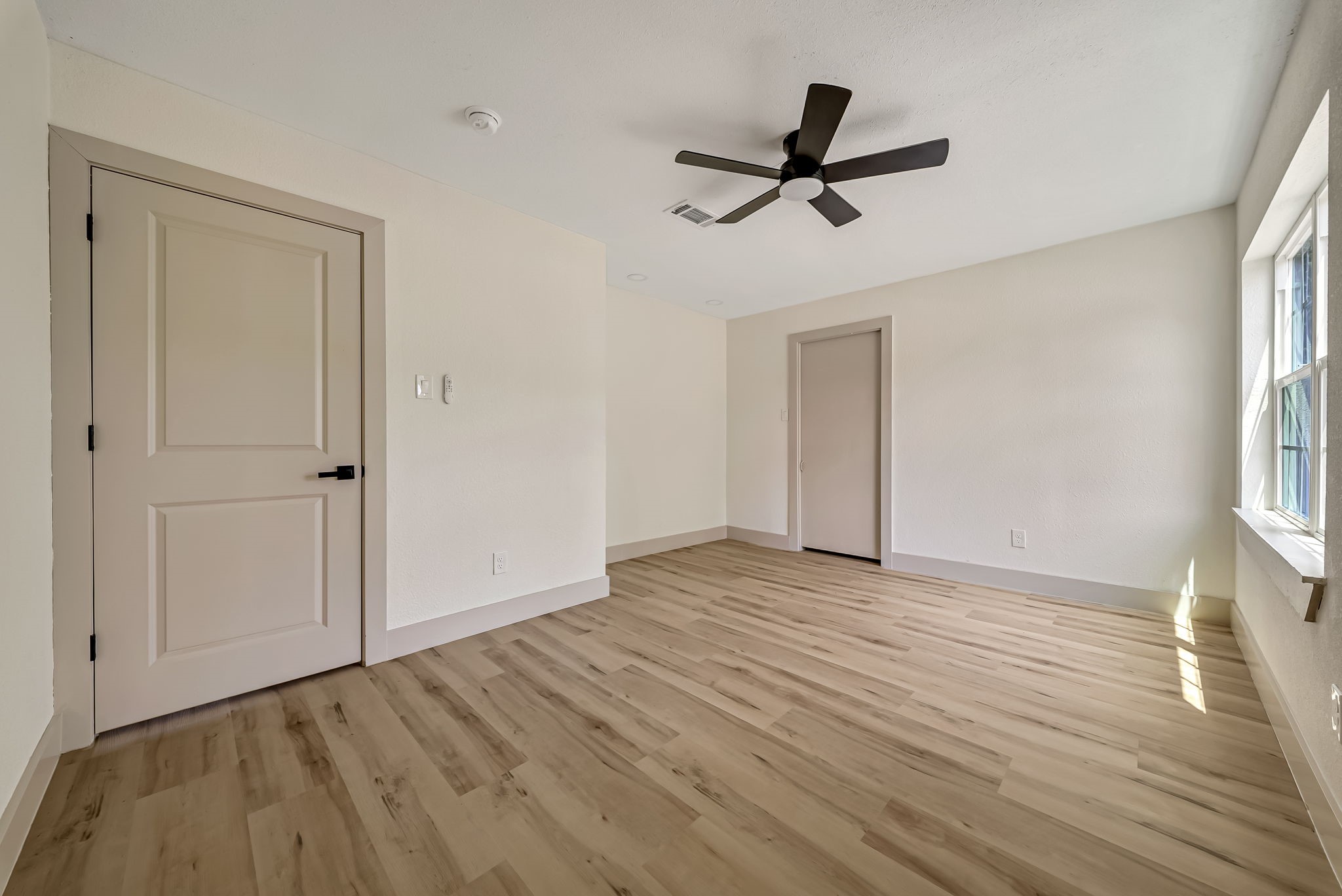 6638 Thornwall Street Property Photo 22