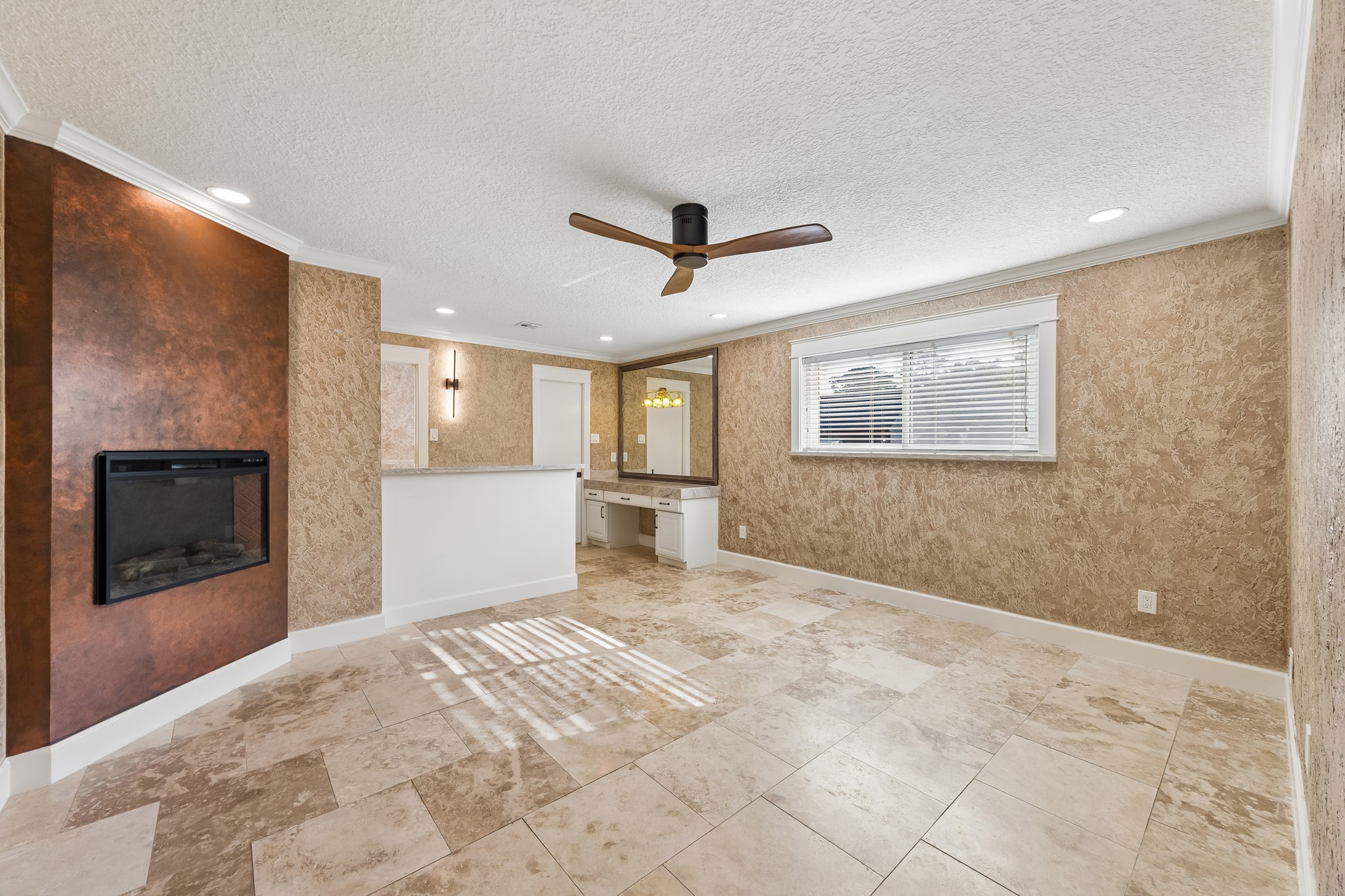37 Champions Colony E Property Photo 11
