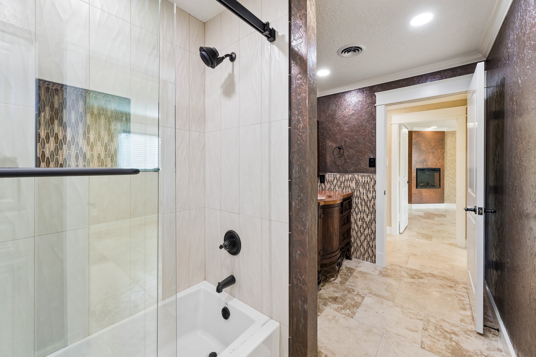 37 Champions Colony E Property Photo 17