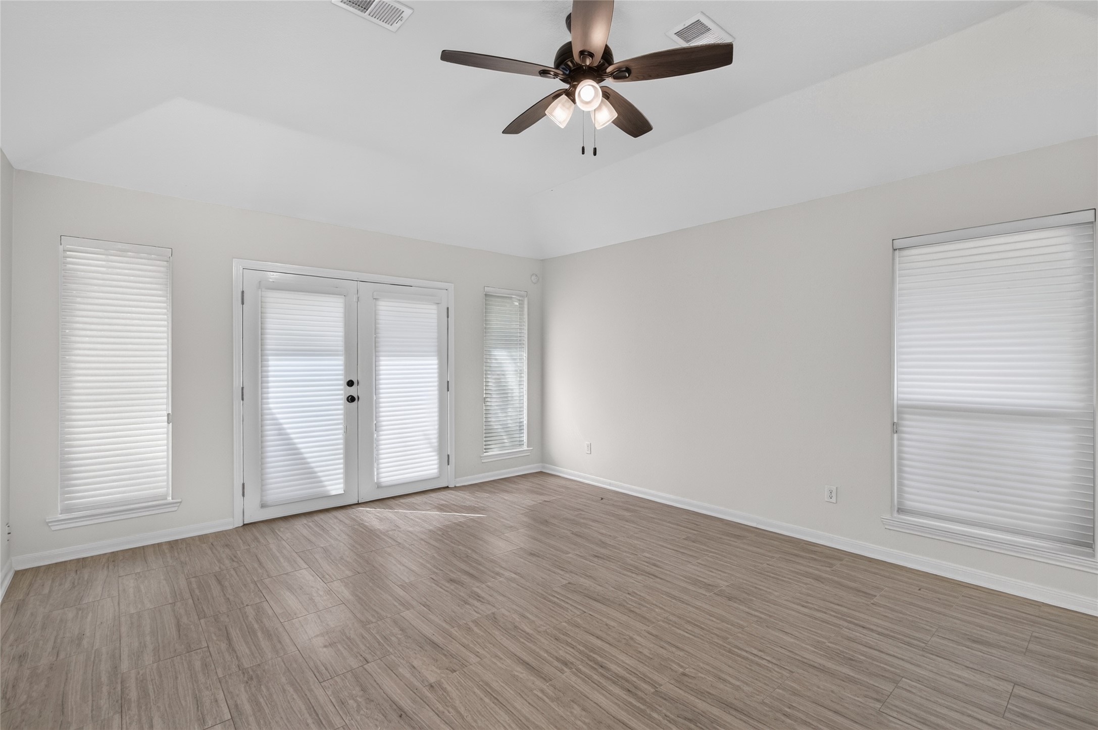 3302 Carmel Valley Drive Property Photo 22