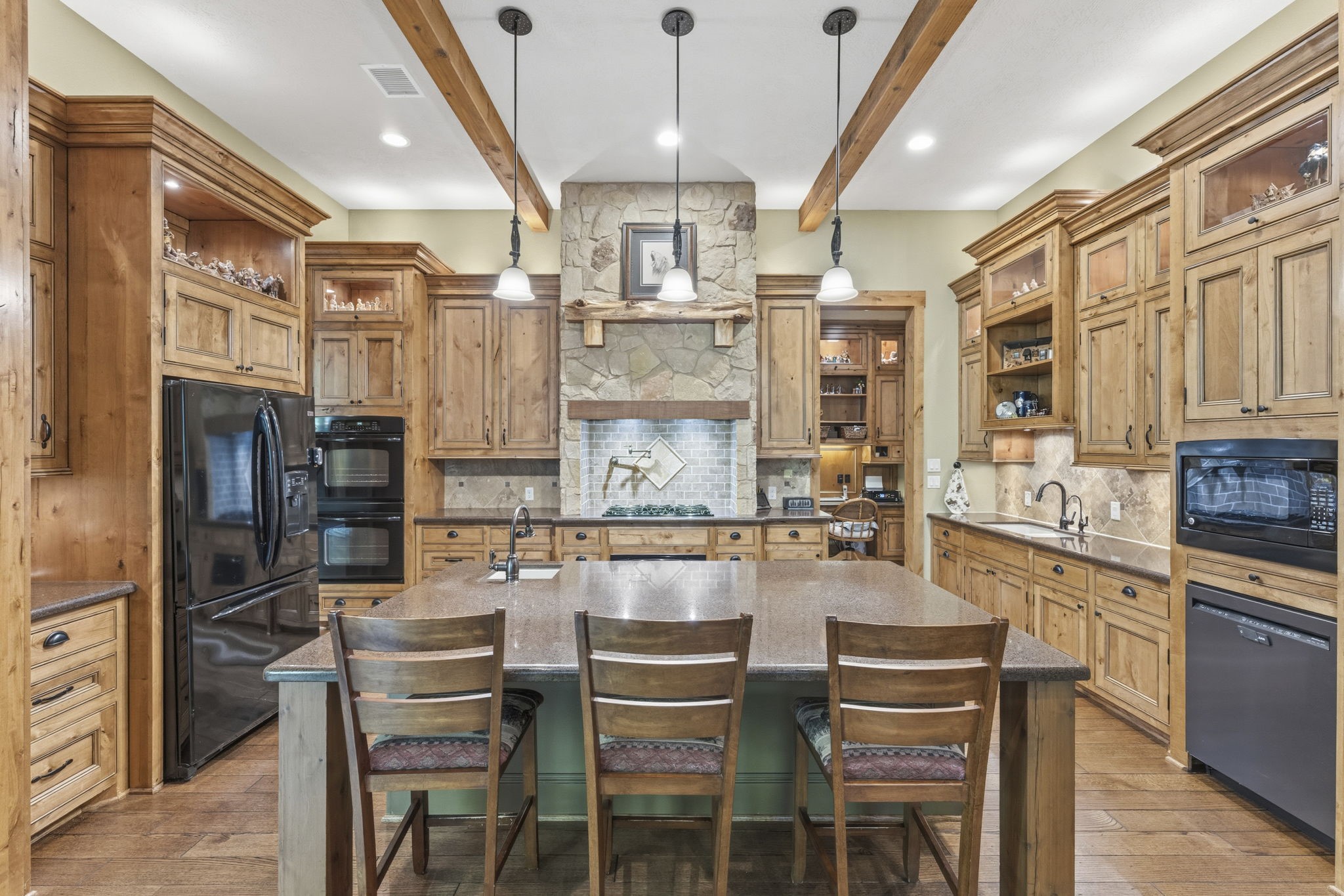 6148 Waltons Point Property Photo 4