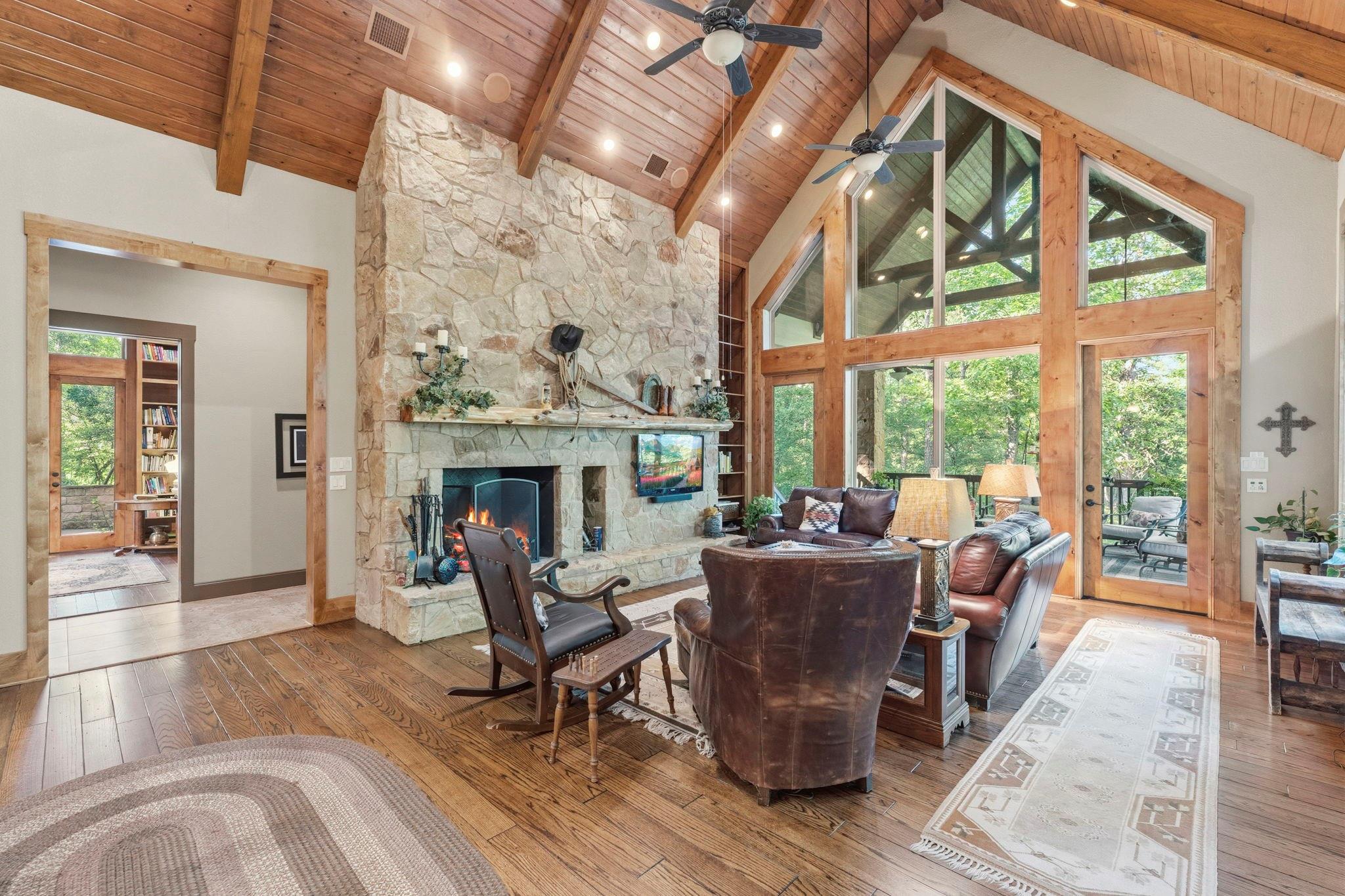 6148 Waltons Point Property Photo 16