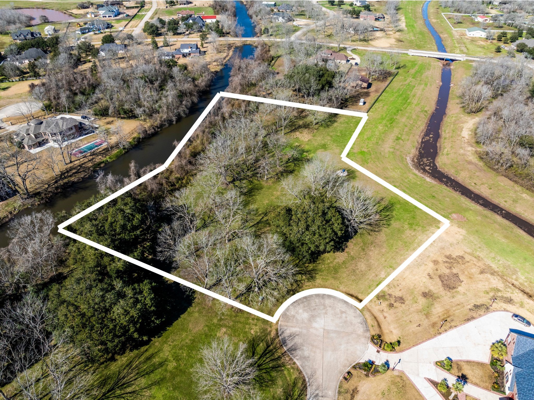 606 Oyster Shell Court Property Photo 1