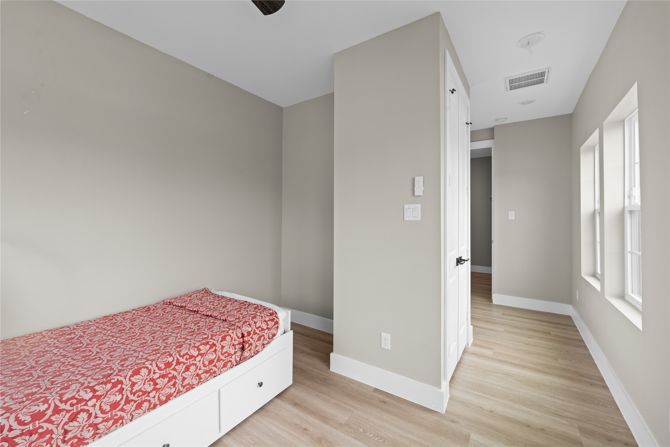 2614 Piemonte Avenue Cir Property Photo 4