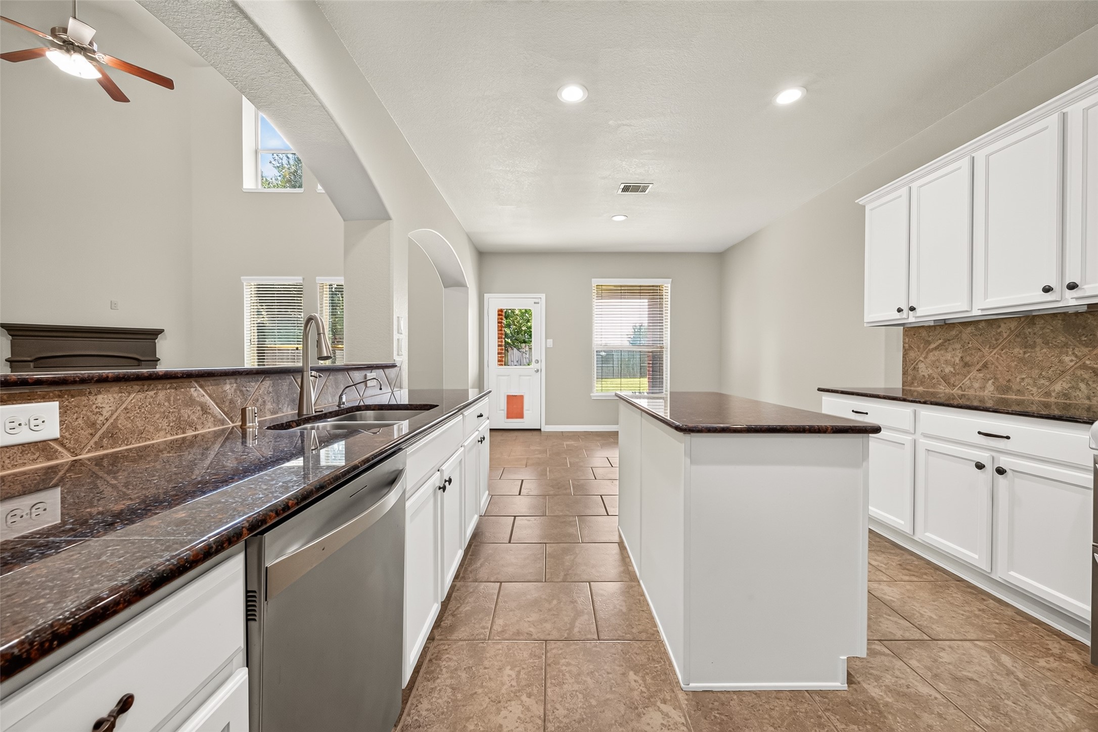 18619 Tara Ashley Street Property Photo 17