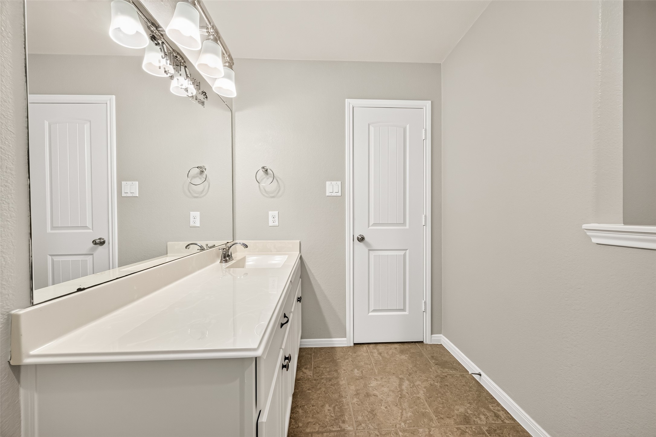 18619 Tara Ashley Street Property Photo 38