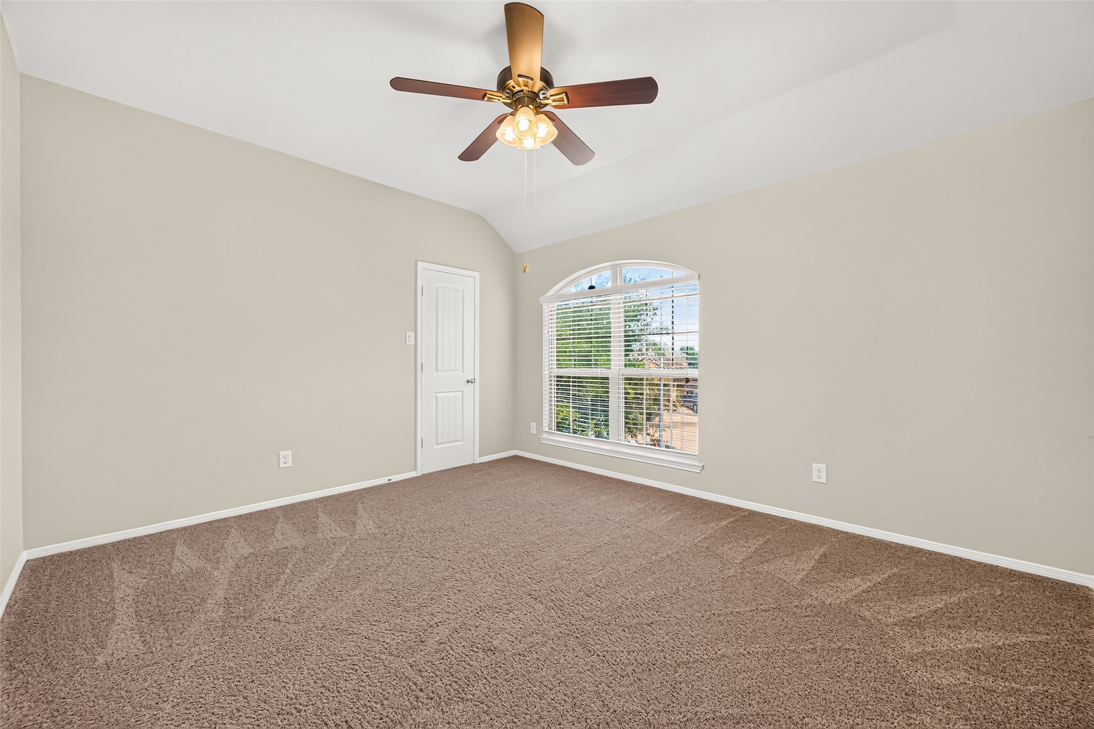 18619 Tara Ashley Street Property Photo 43