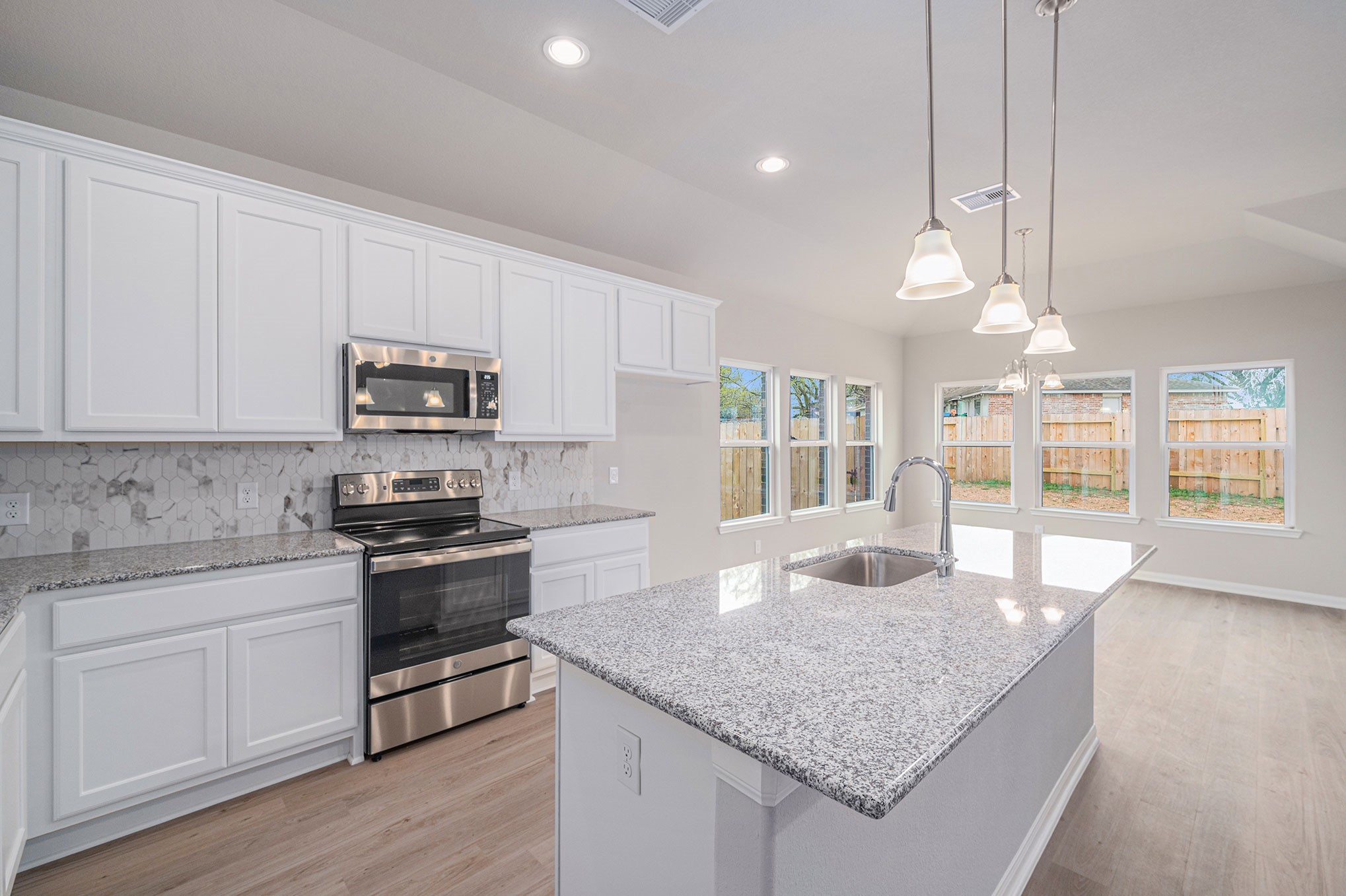 12983 Skyline Drive Property Photo 2
