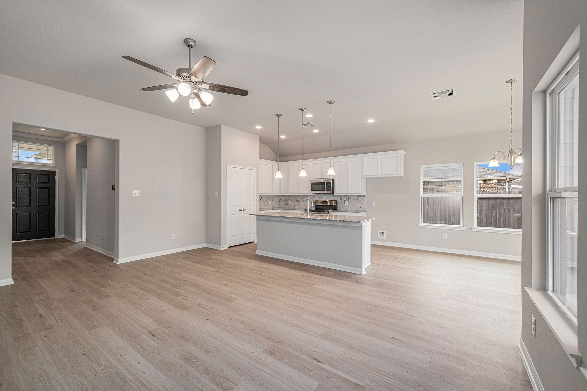 12983 Skyline Drive Property Photo 4