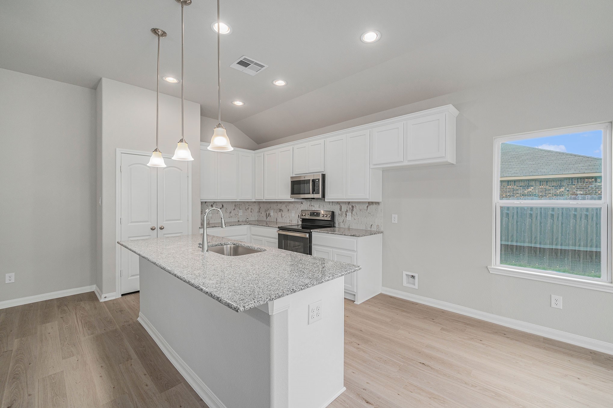 12983 Skyline Drive Property Photo 7