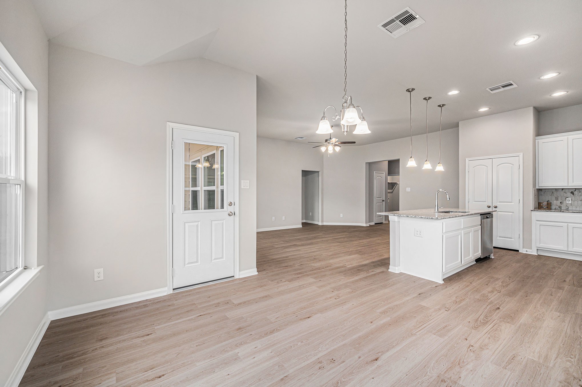 12983 Skyline Drive Property Photo 9
