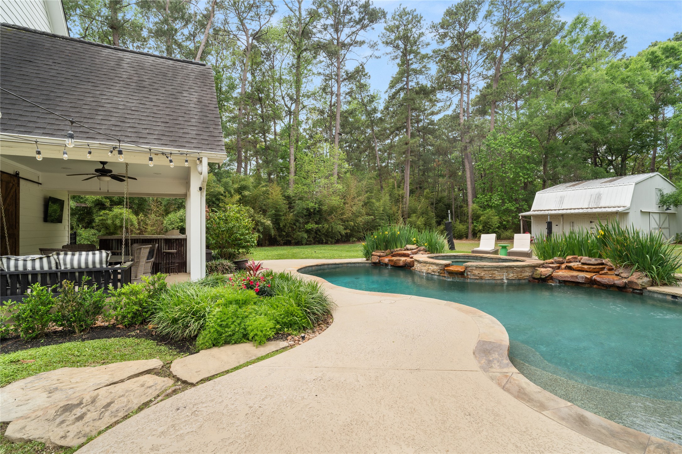 36 Wind River Drive Property Photo 16