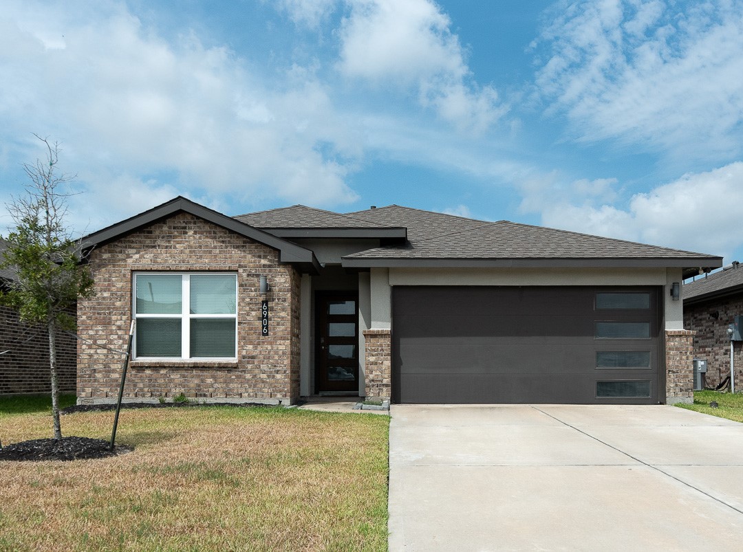6906 Halifax Harvest Lane Property Photo 1