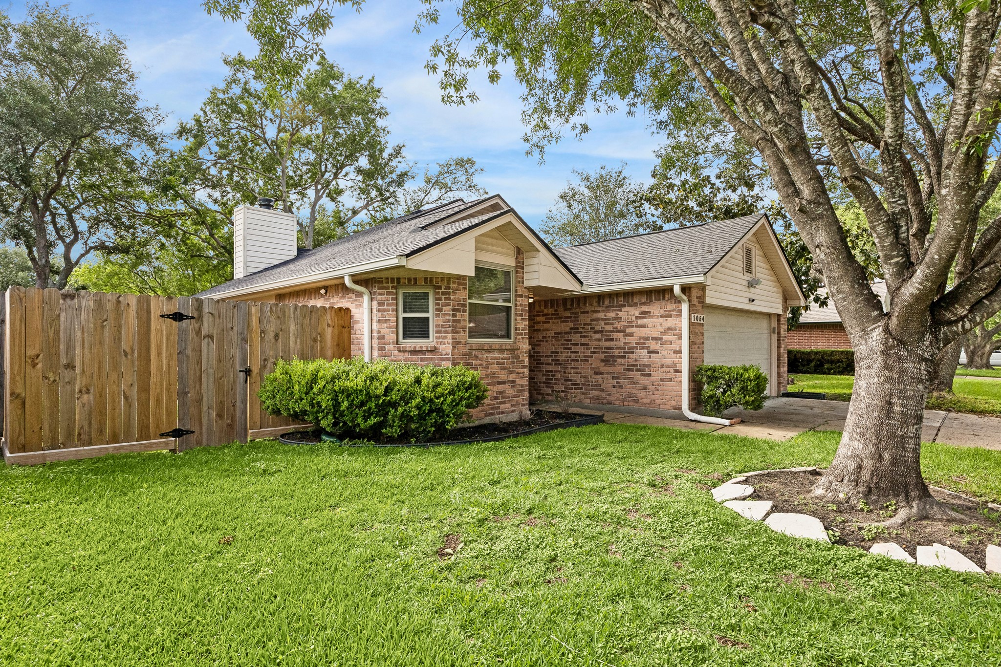 1054 Margate Drive Property Photo 6