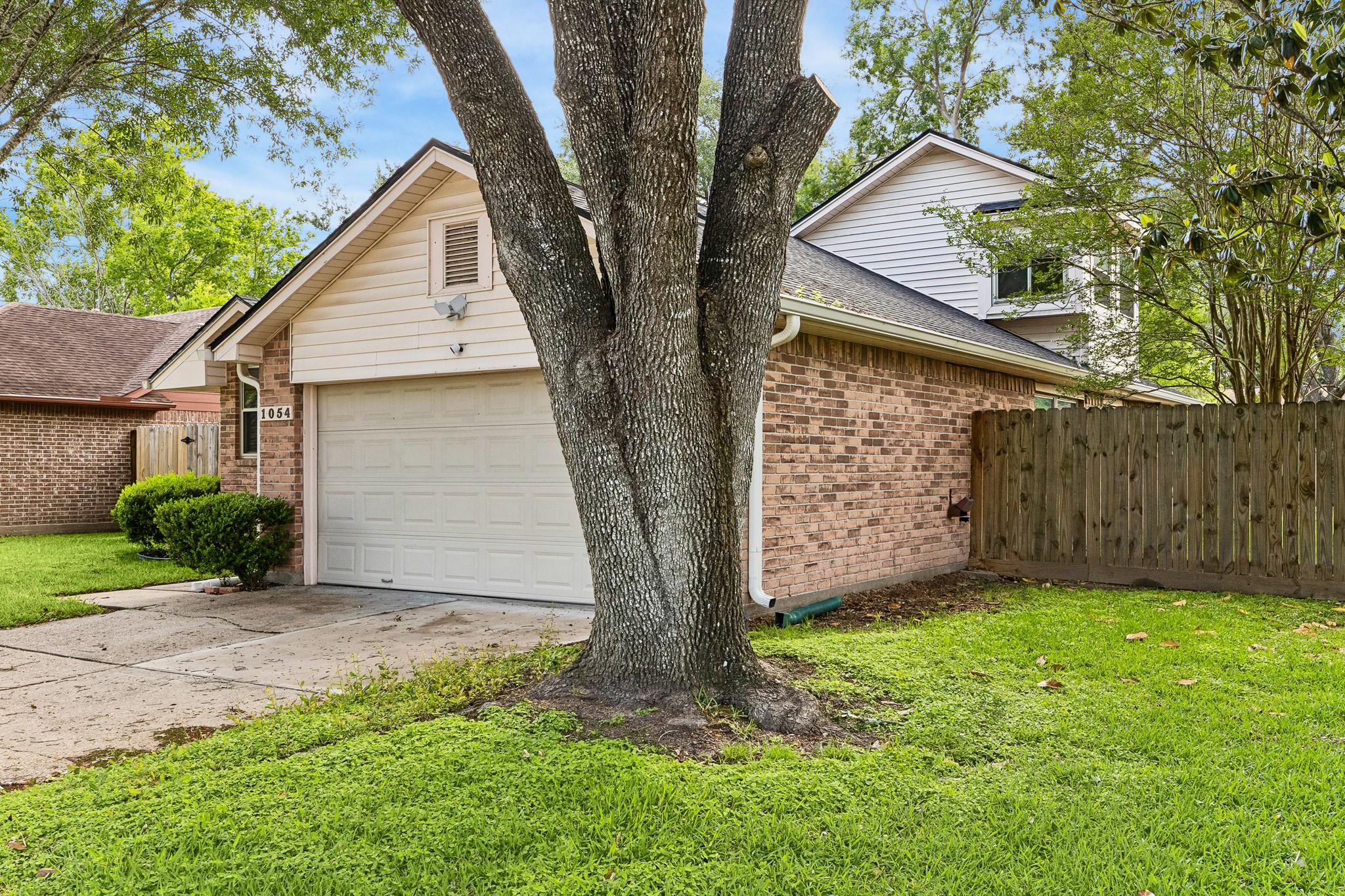 1054 Margate Drive Property Photo 7