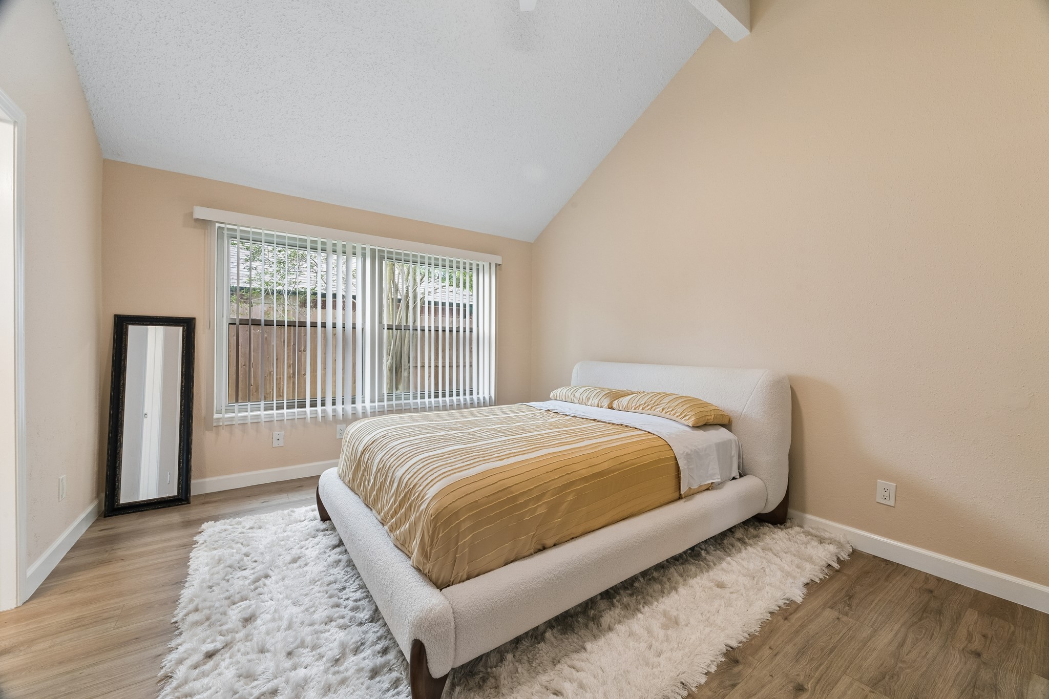 1054 Margate Drive Property Photo 14