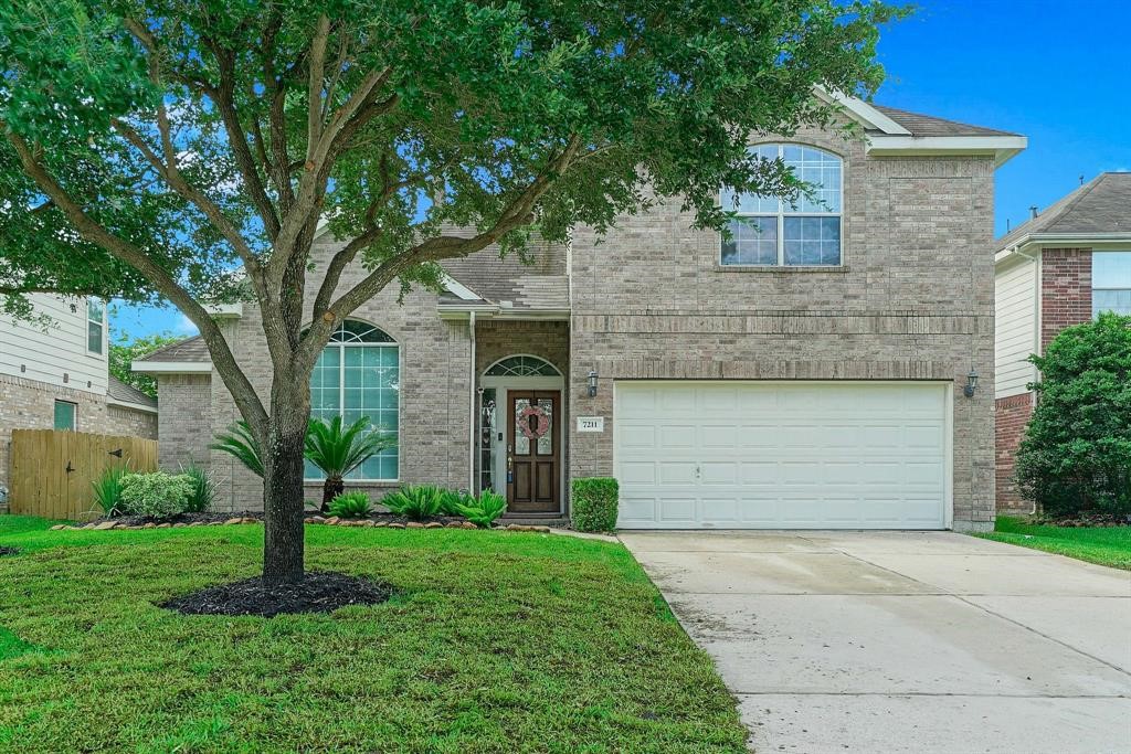 7211 Emerald Run Lane Property Photo 2