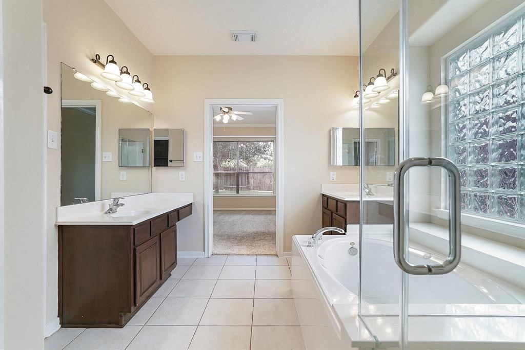 7211 Emerald Run Lane Property Photo 25