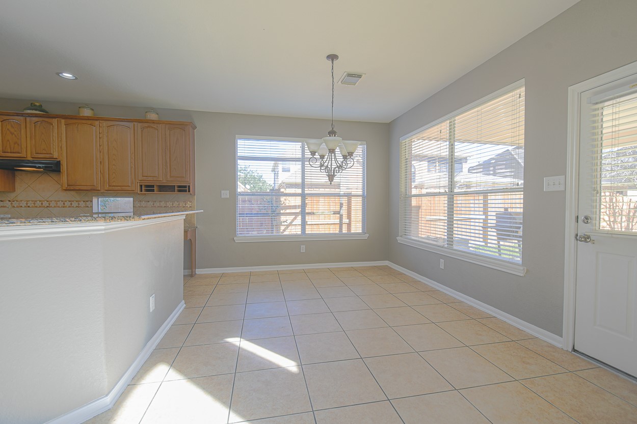 11802 Shoal Landing Street Property Photo 7