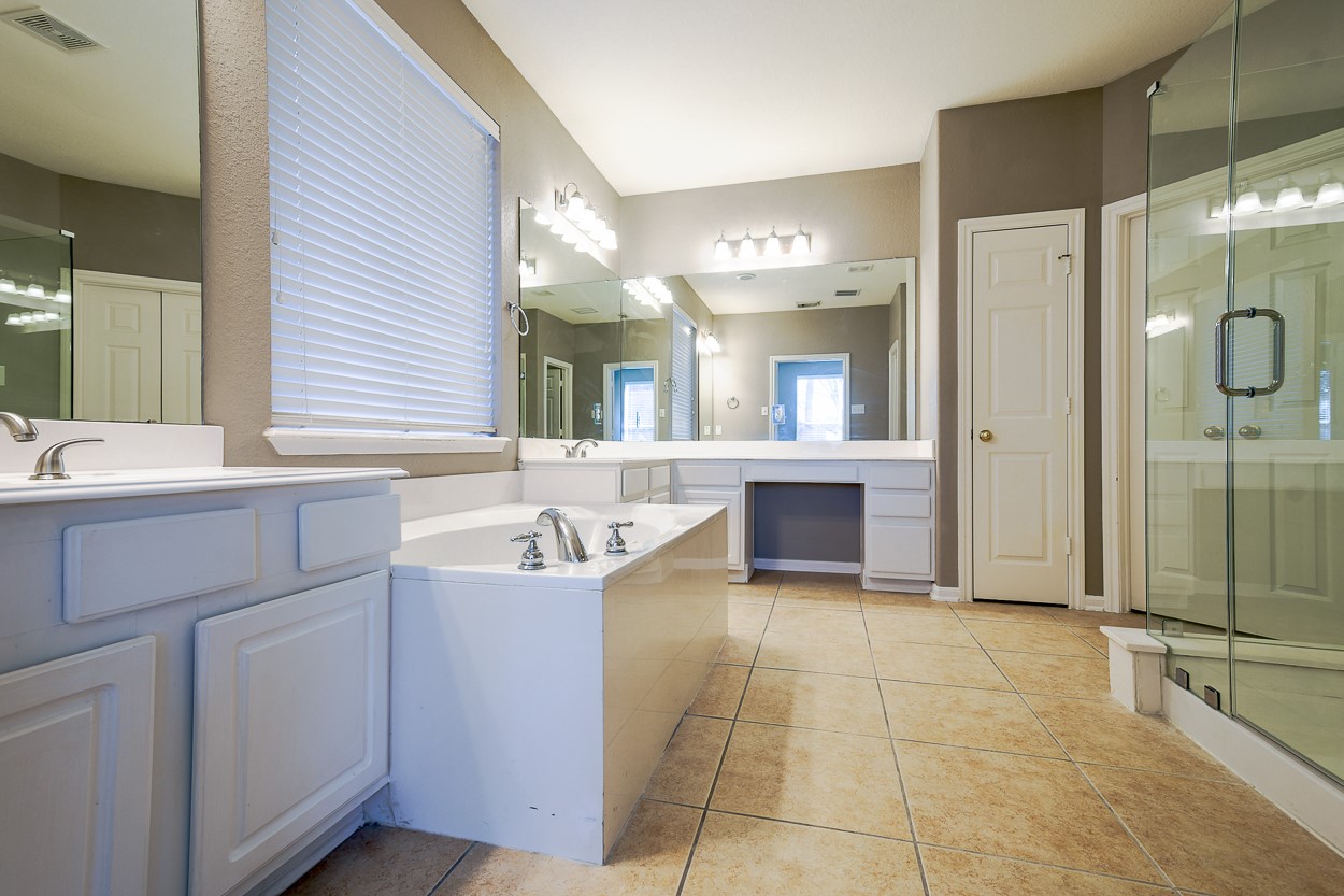 11802 Shoal Landing Street Property Photo 16