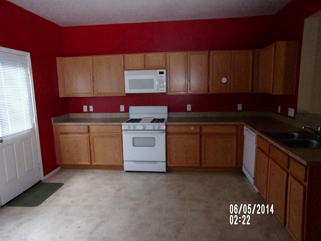 23823 Single Oak Property Photo 5