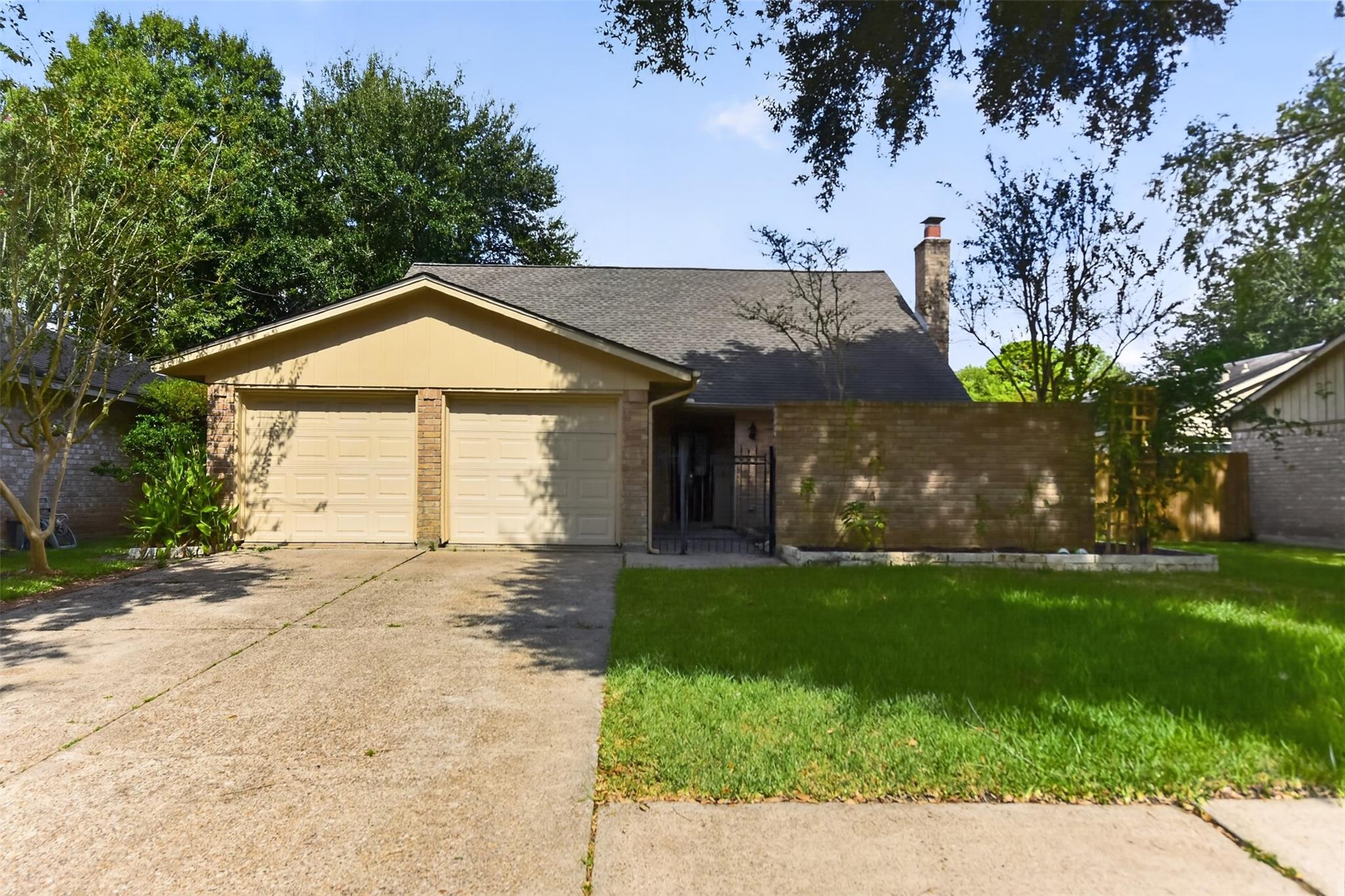 16215 Havenhurst Drive Property Photo 1