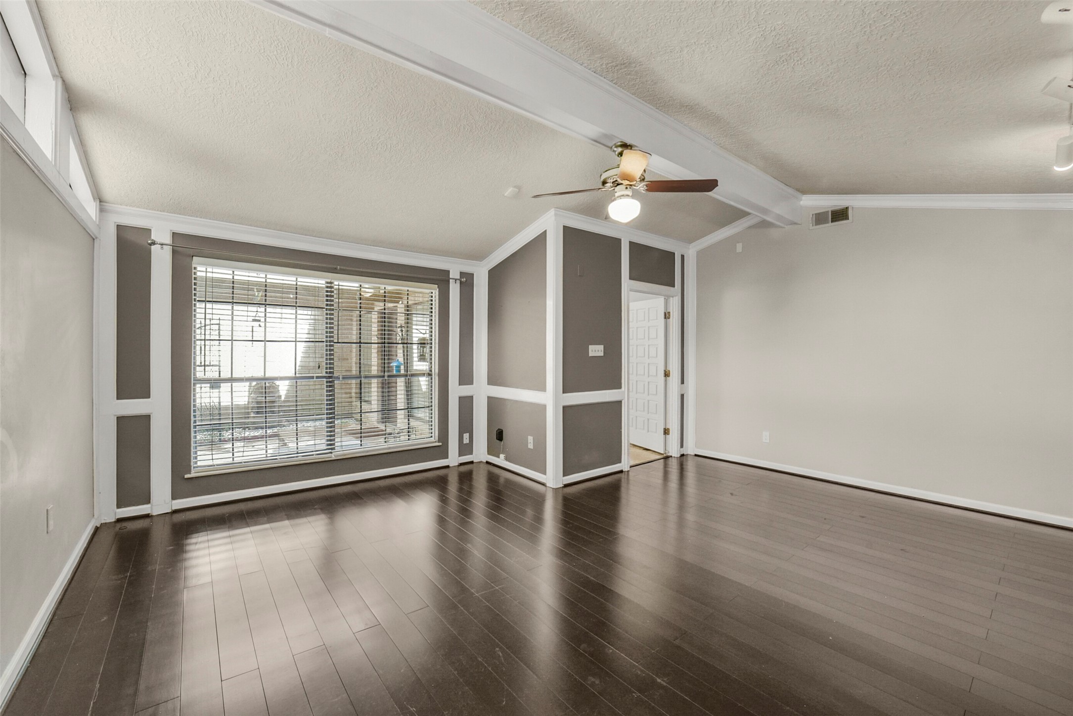 5147 Beechnut Street Property Photo 25