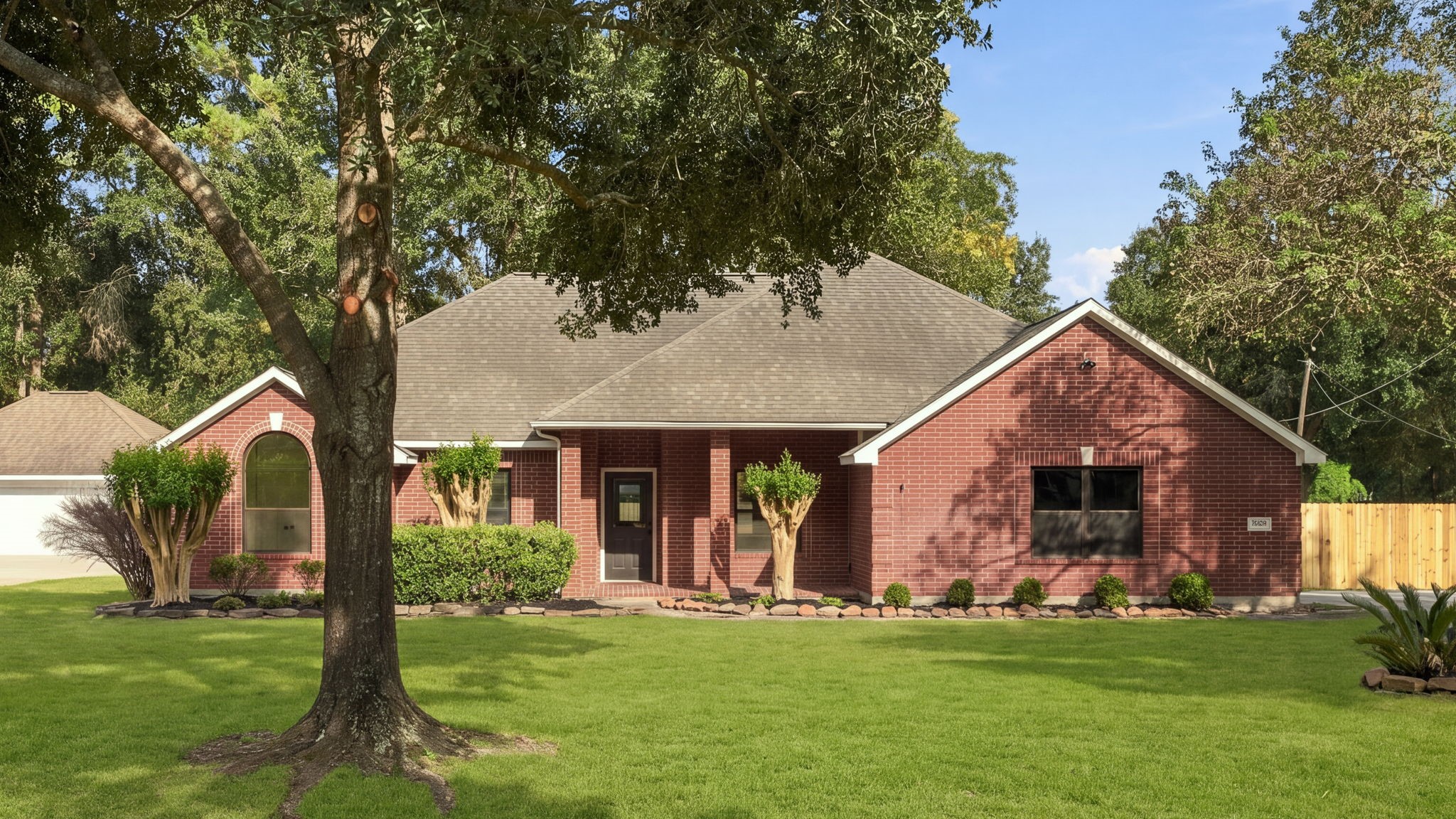 1002 Westwood North Drive Property Photo 1
