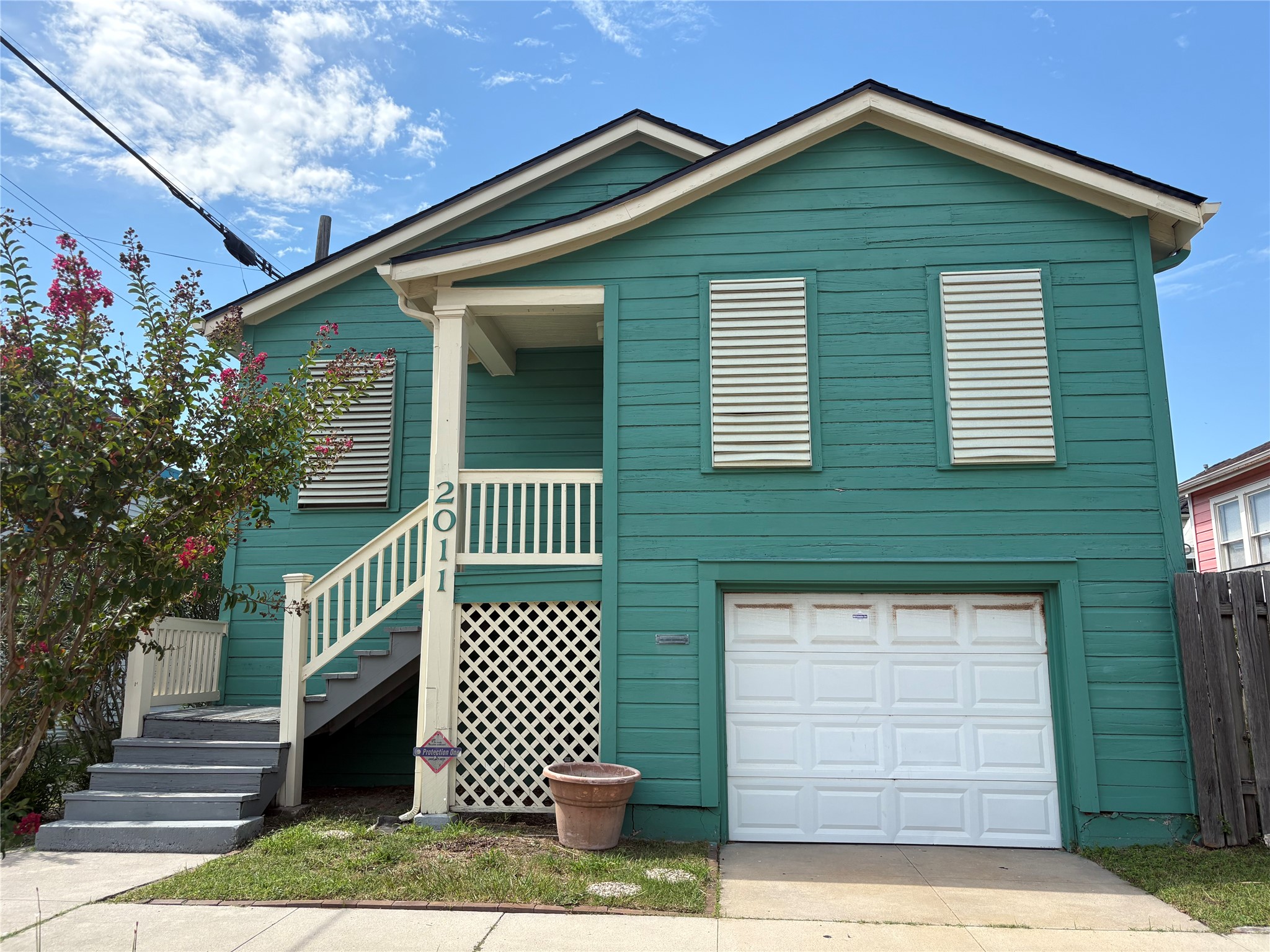 2011 33rd Street Property Photo 2