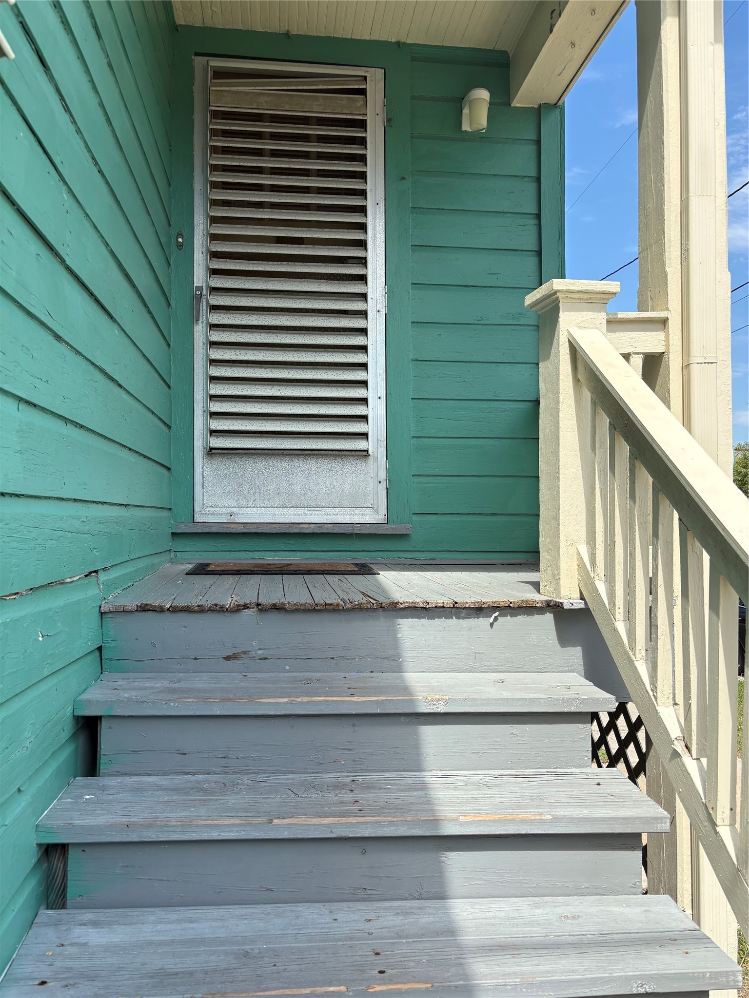 2011 33rd Street Property Photo 4