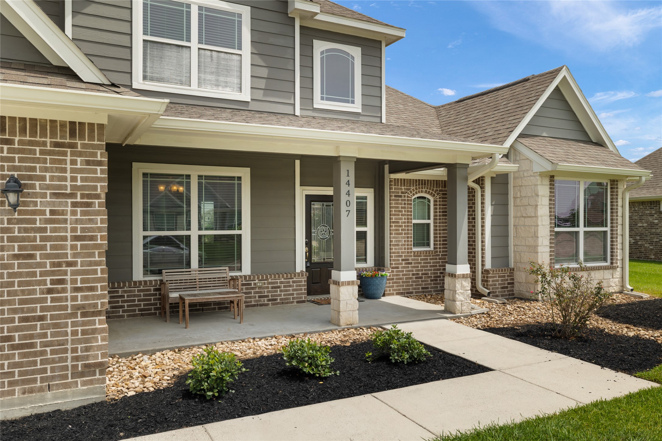 14407 Meadowlands Drive Property Photo 4
