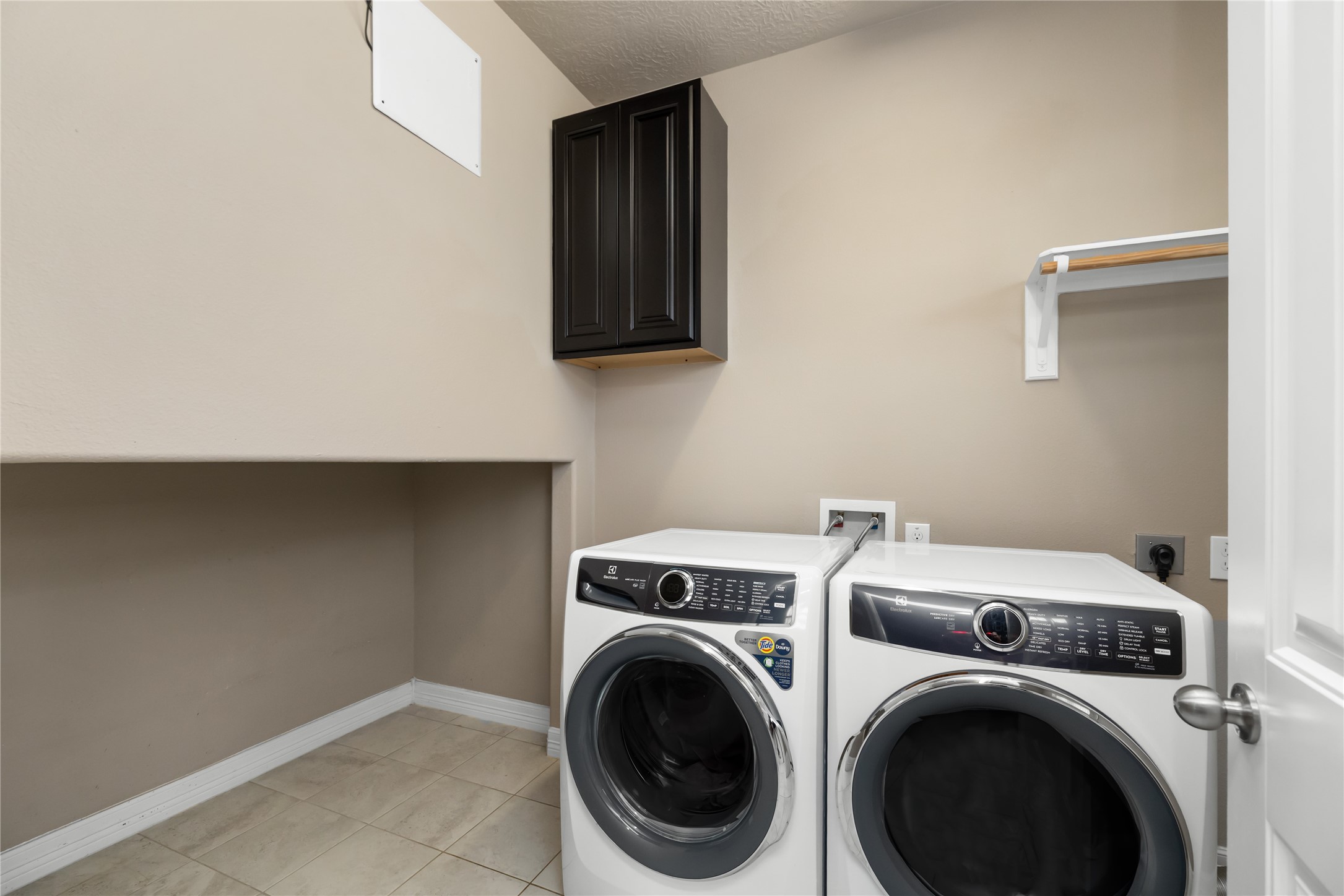14407 Meadowlands Drive Property Photo 16