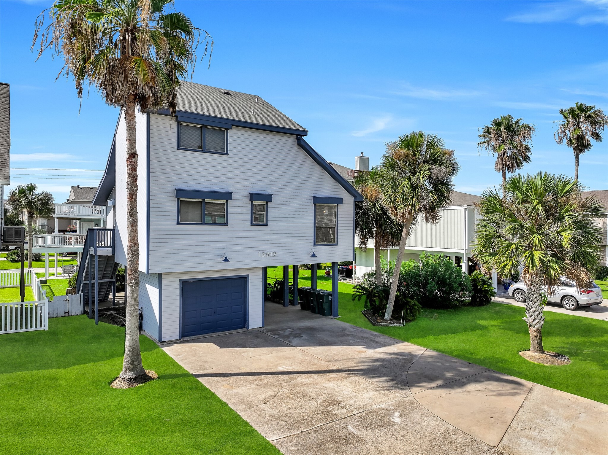 13819 San Domingo Drive Property Photo 6