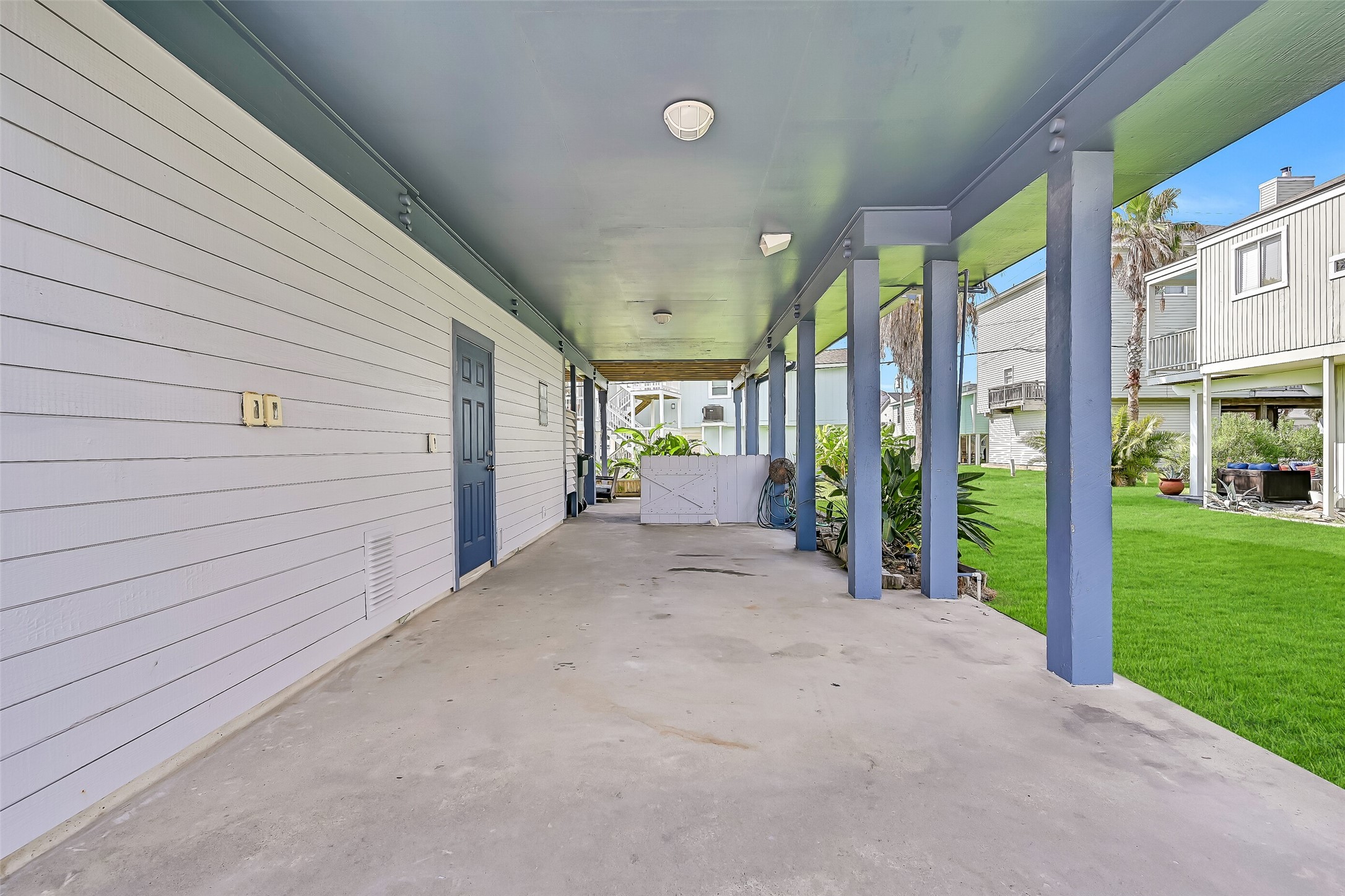 13819 San Domingo Drive Property Photo 7