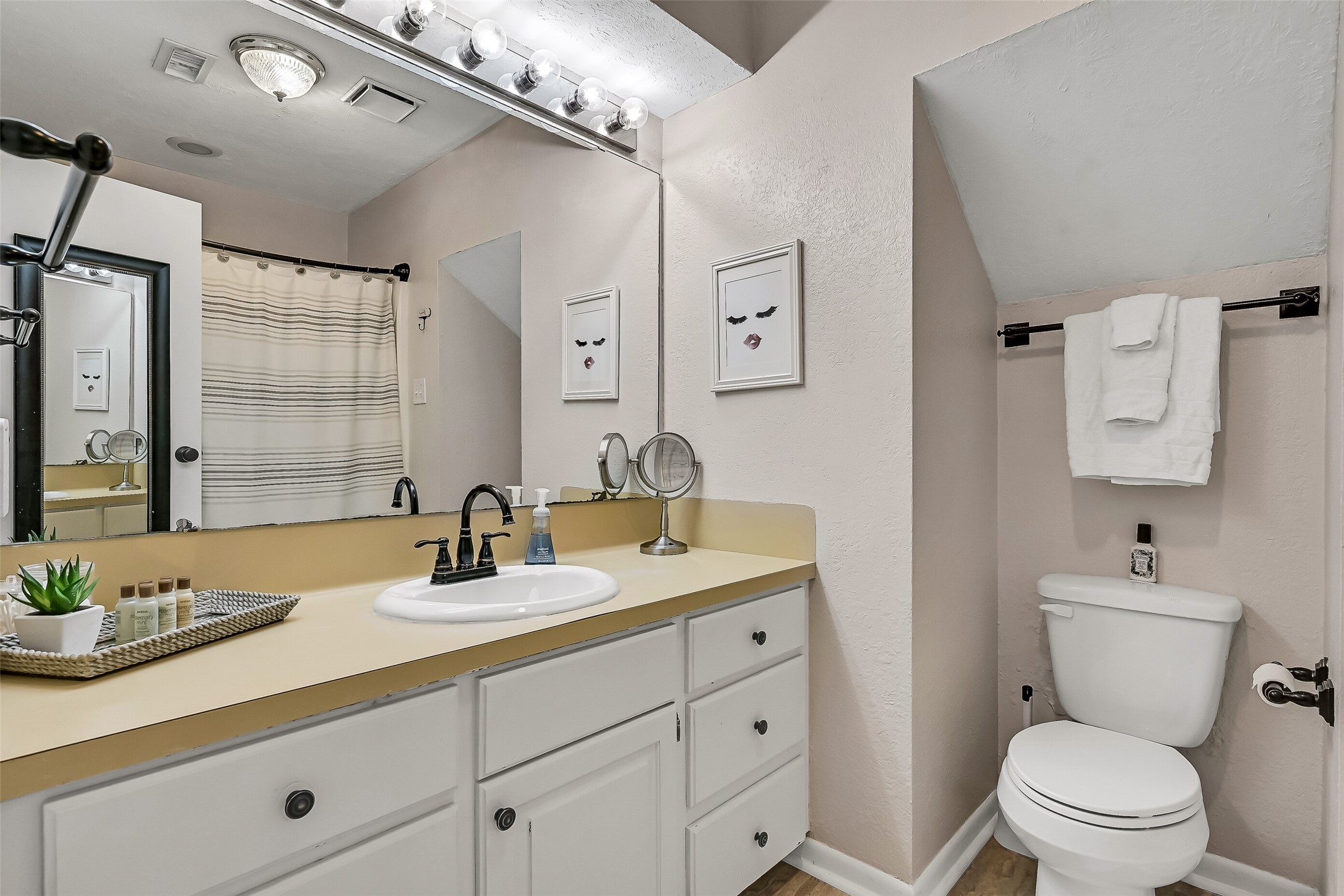13819 San Domingo Drive Property Photo 32
