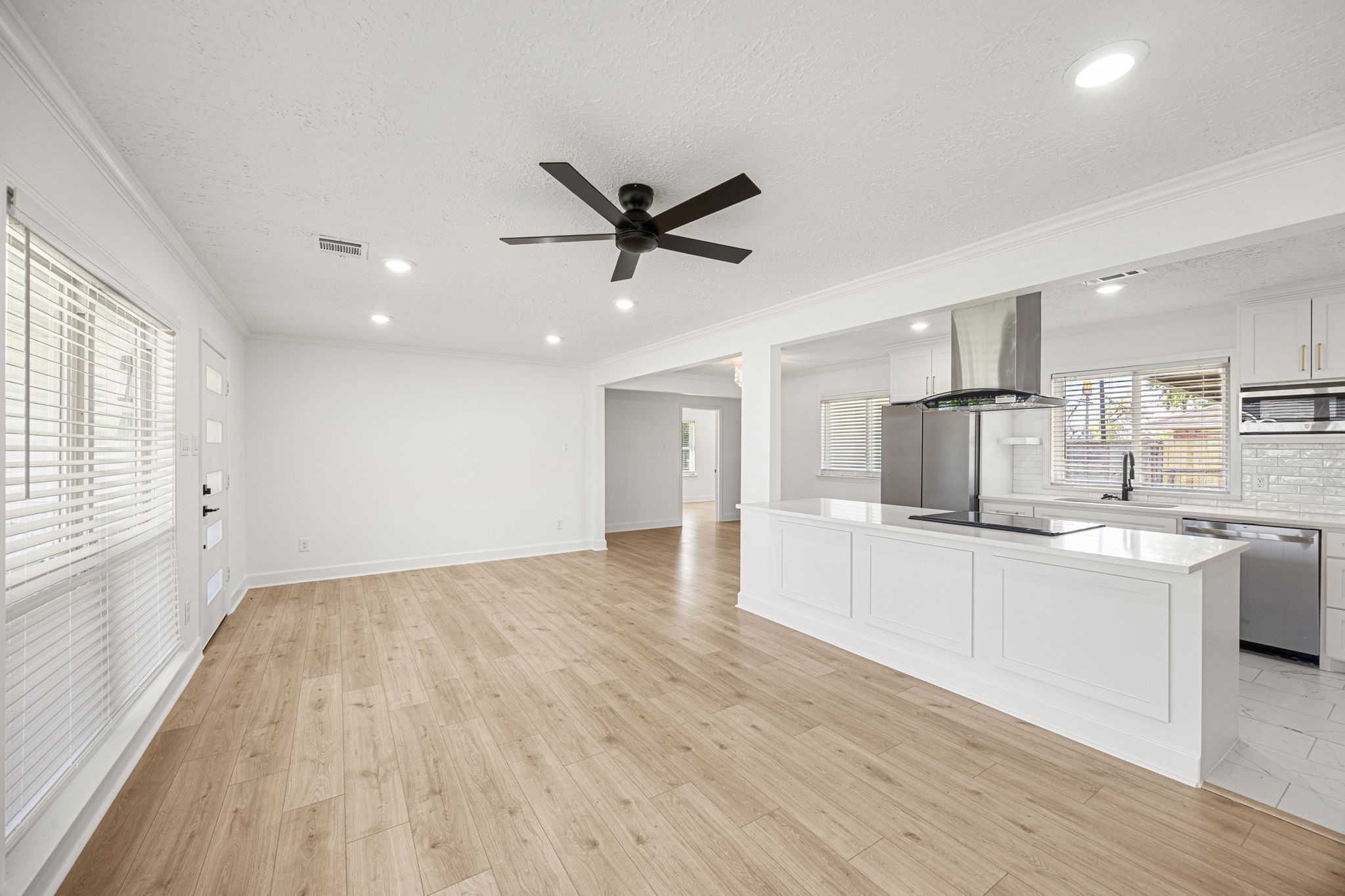10230 Valencia Drive Property Photo 7