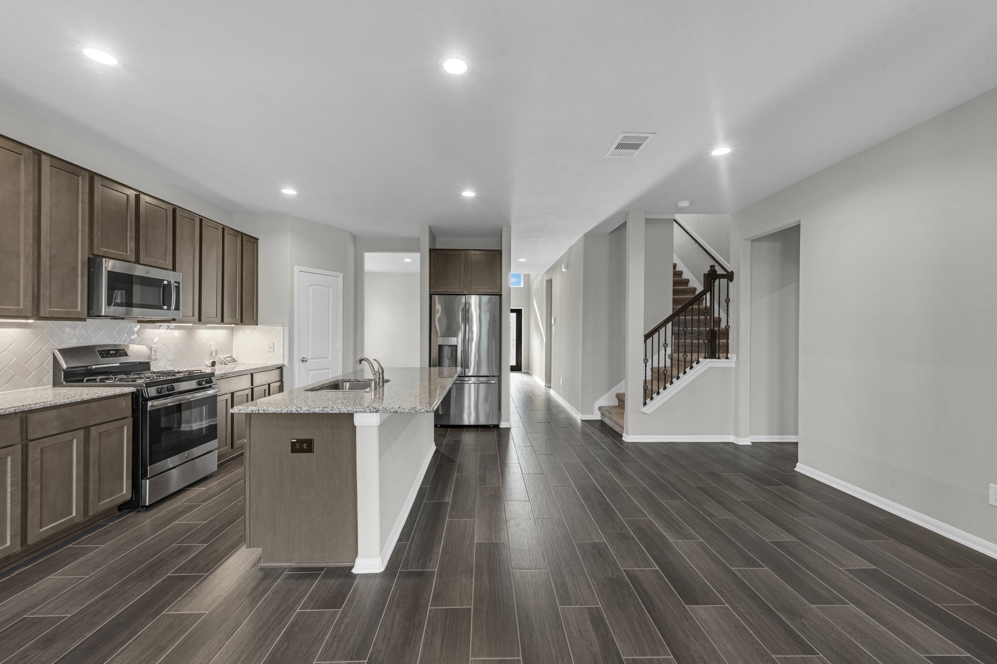 8827 Early Morning Way Property Photo 4