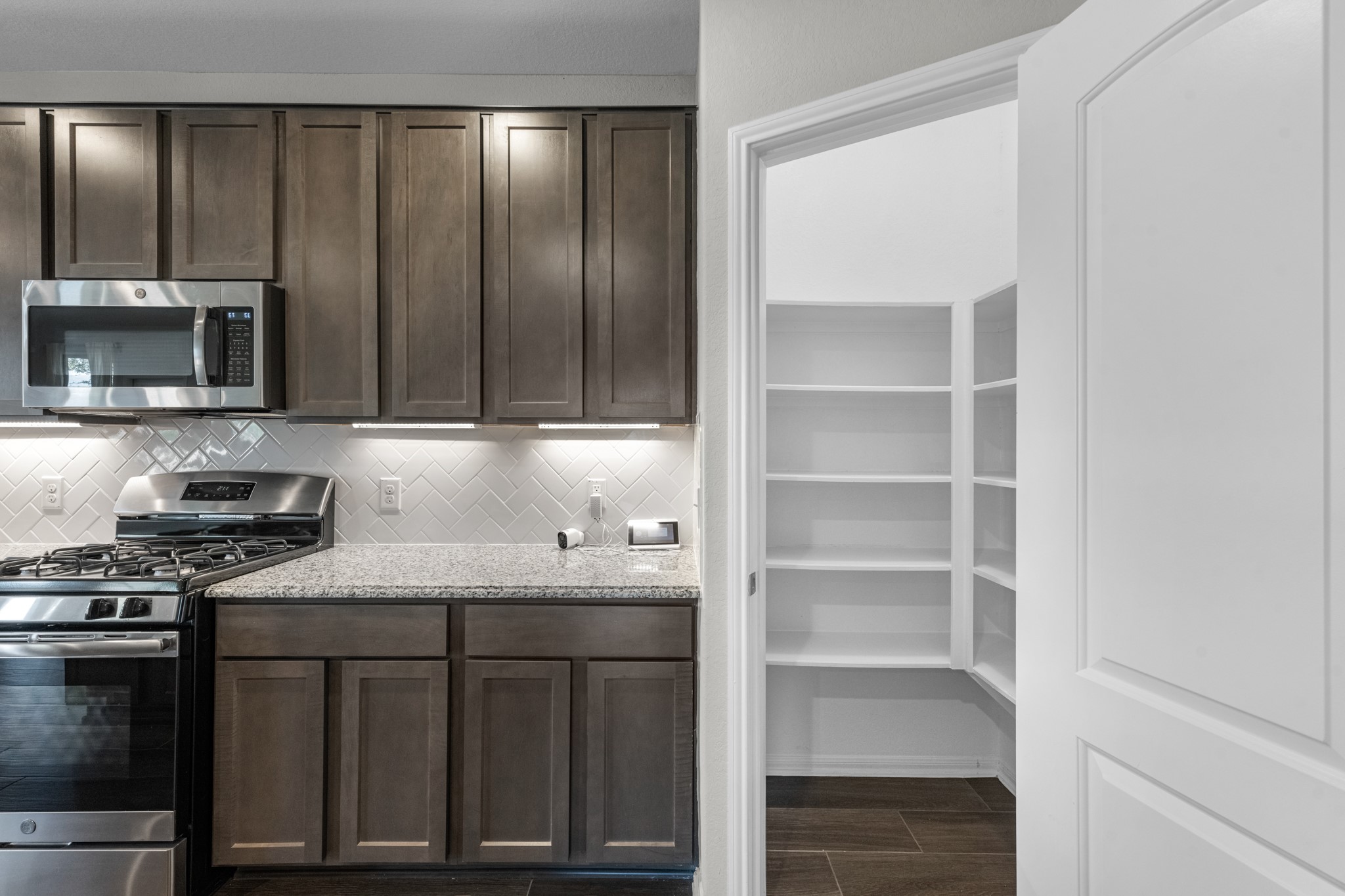 8827 Early Morning Way Property Photo 5