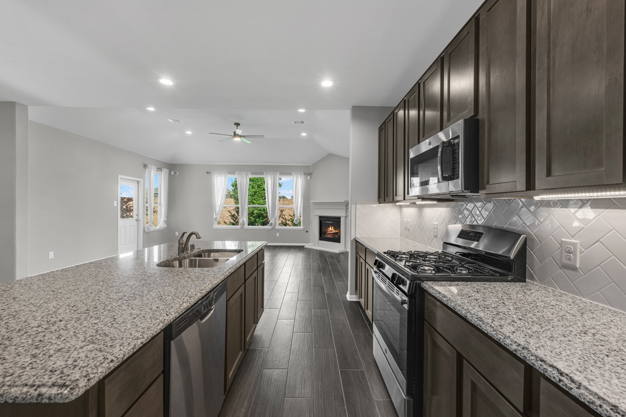 8827 Early Morning Way Property Photo 6