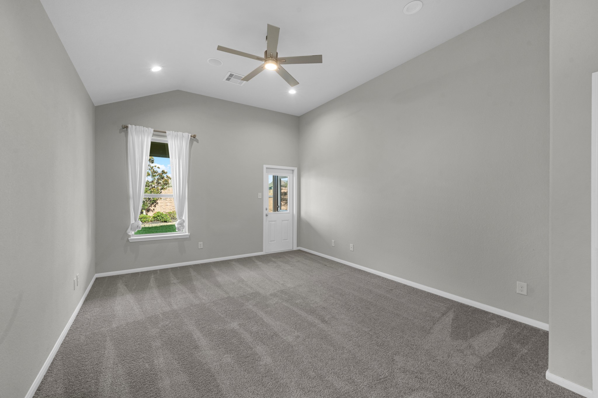 8827 Early Morning Way Property Photo 9