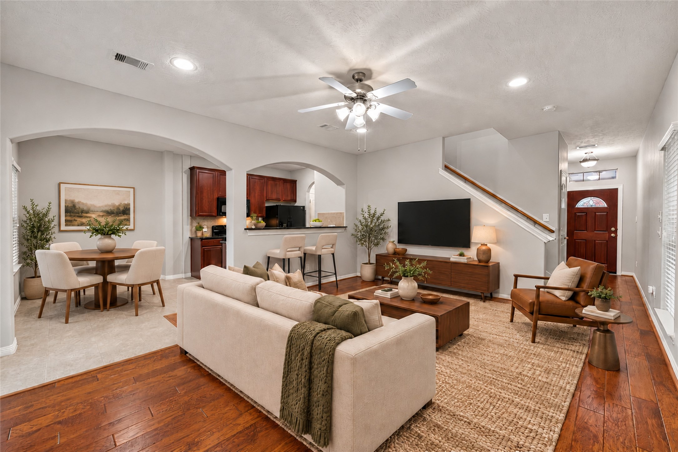 8910 Minola Oaks Drive Property Photo 2